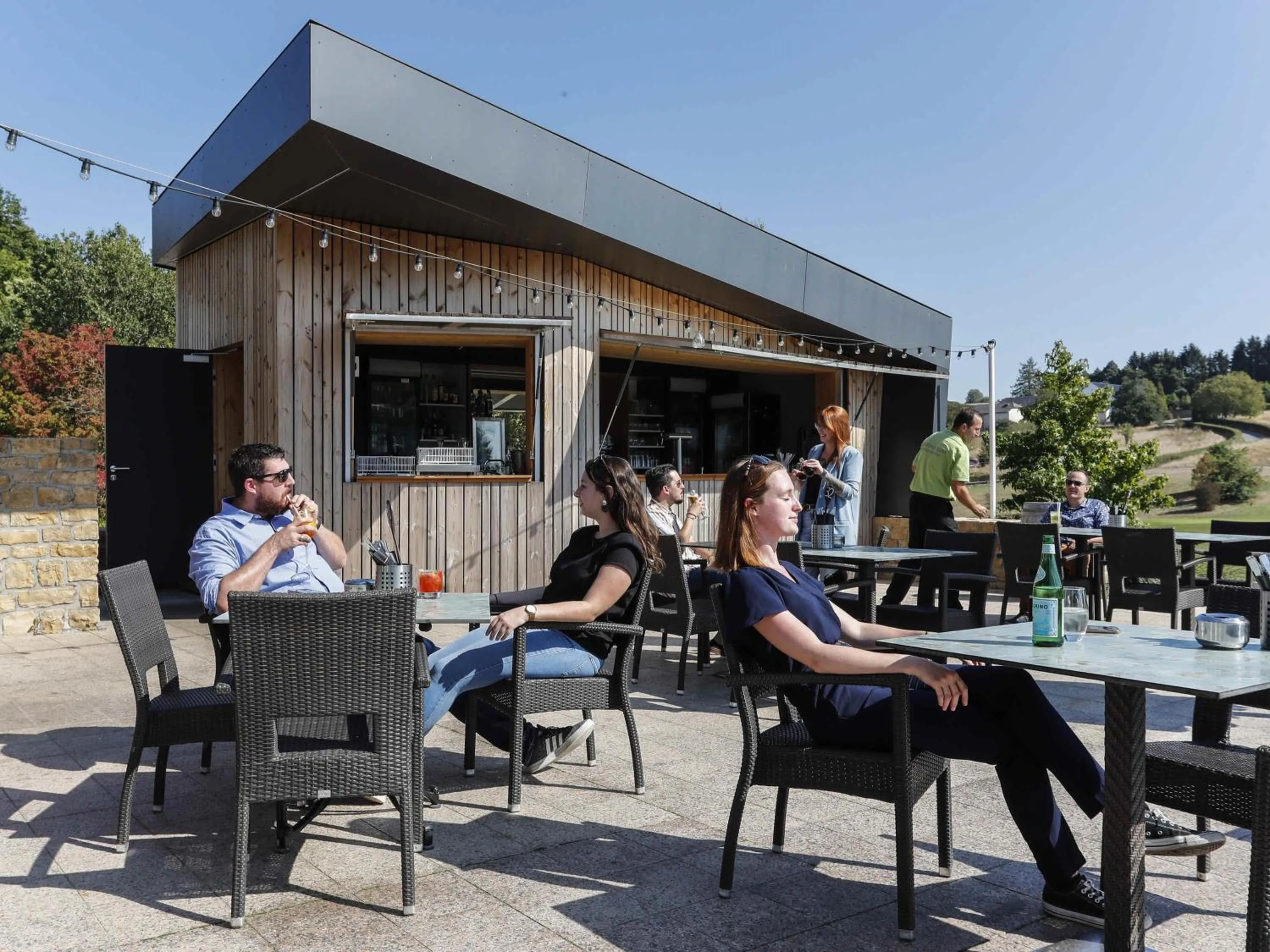 Lounge or bar in Mercure Luxembourg Kikuoka Golf & Spa