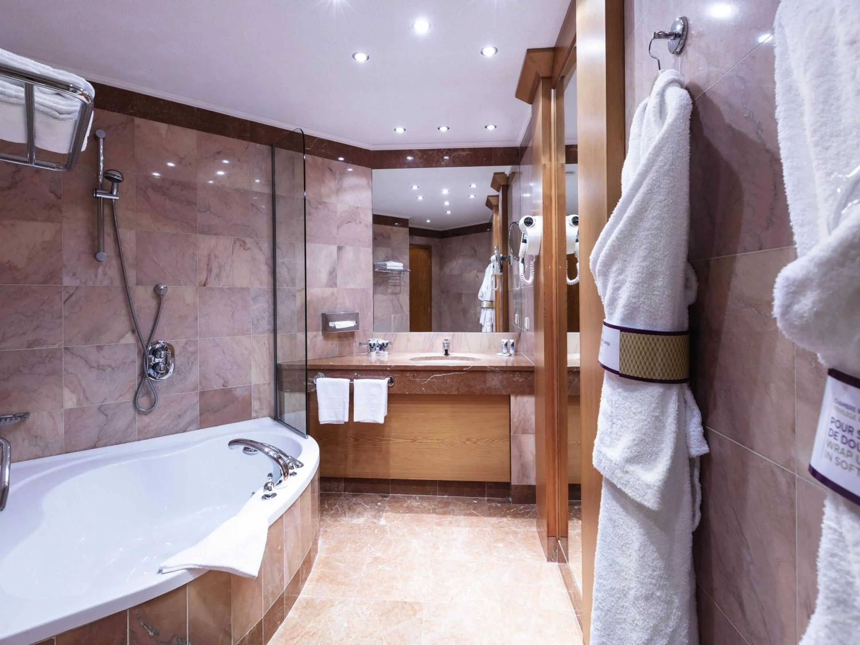 Bedroom in Mercure Luxembourg Kikuoka Golf & Spa