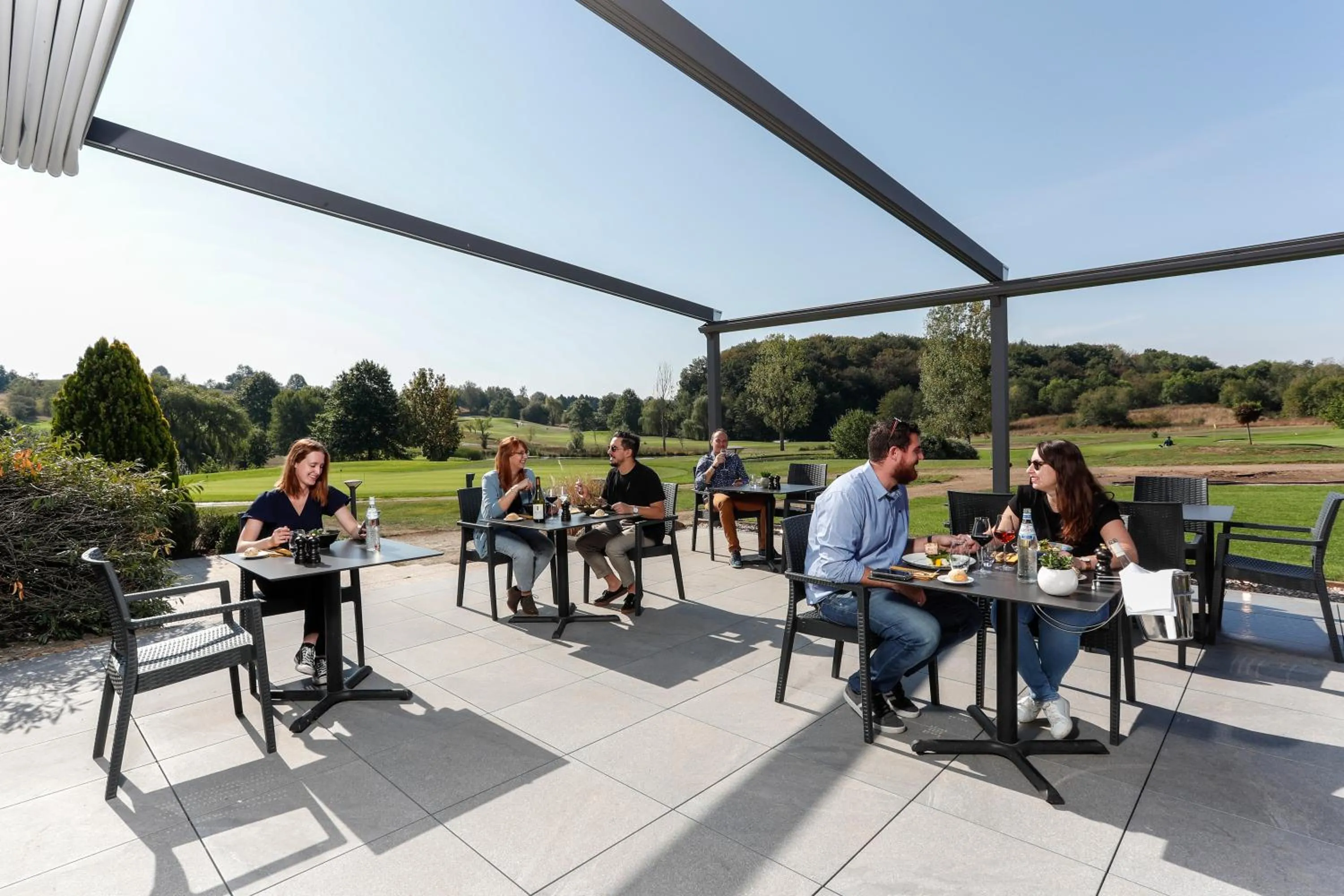 Restaurant/places to eat in Mercure Luxembourg Kikuoka Golf & Spa