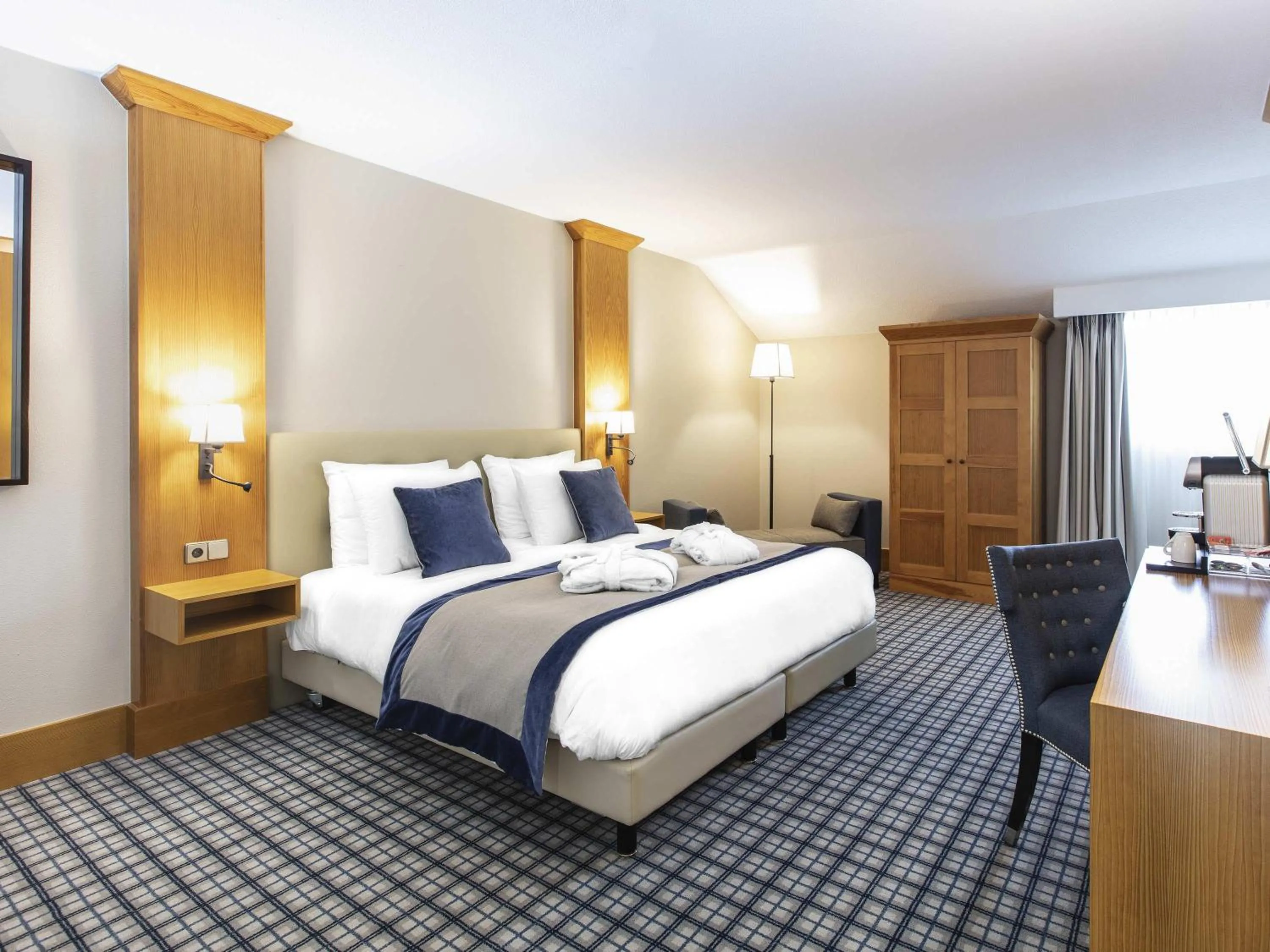 Bedroom, Bed in Mercure Luxembourg Kikuoka Golf & Spa