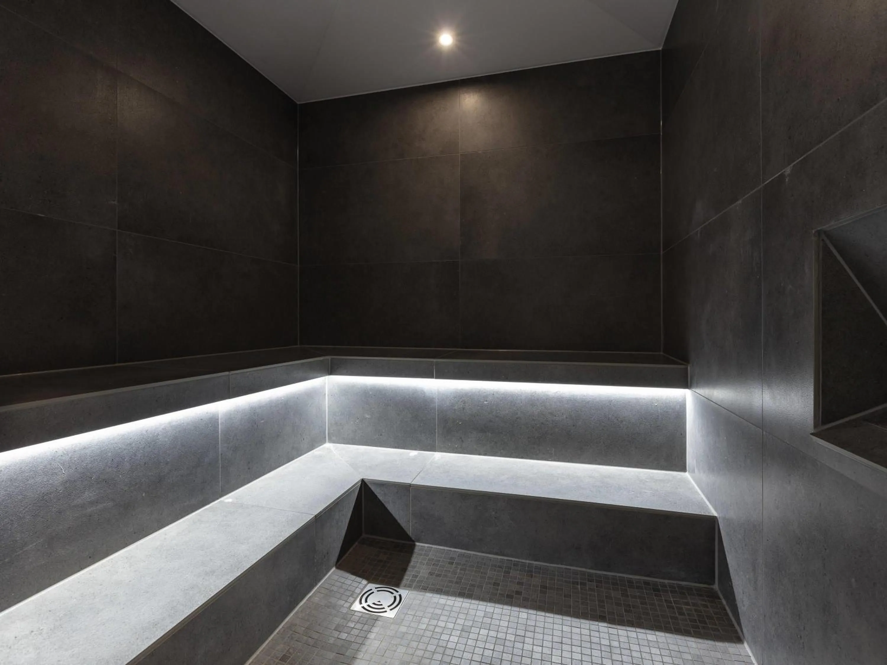 Spa and wellness centre/facilities in Mercure Luxembourg Kikuoka Golf & Spa