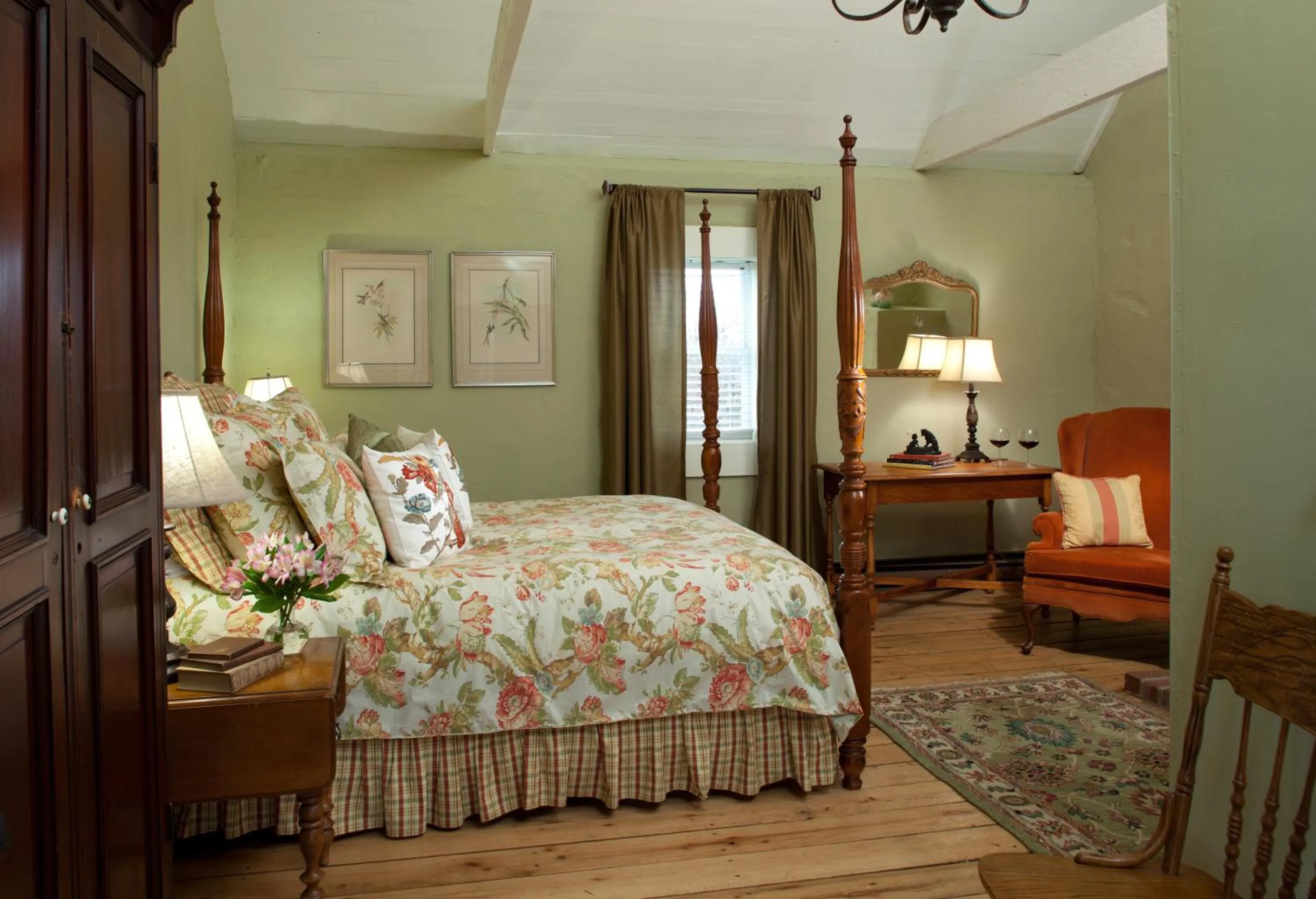 Bedroom, Bed in The Inn & Tavern at Meander