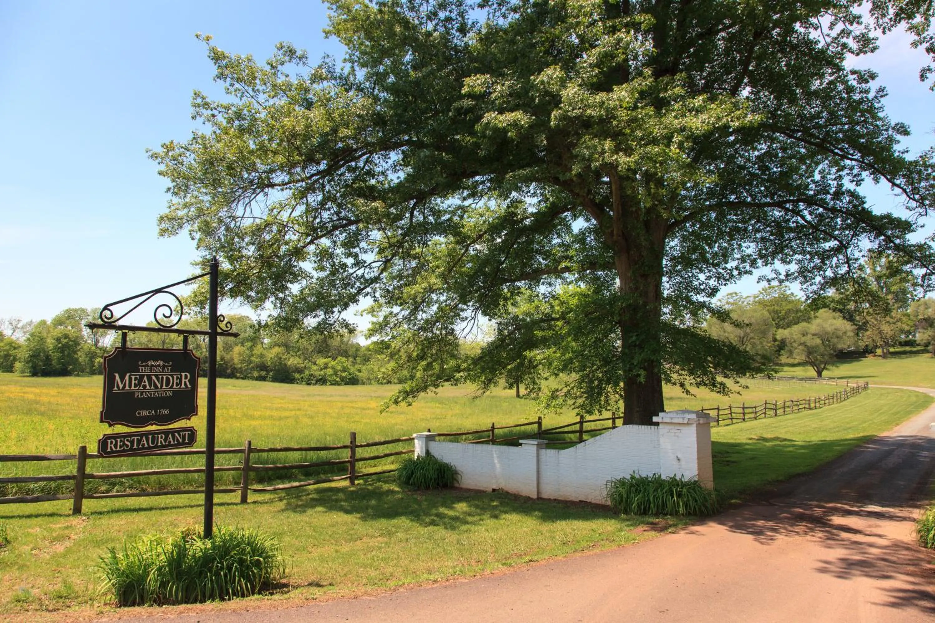 Facade/entrance in The Inn & Tavern at Meander
