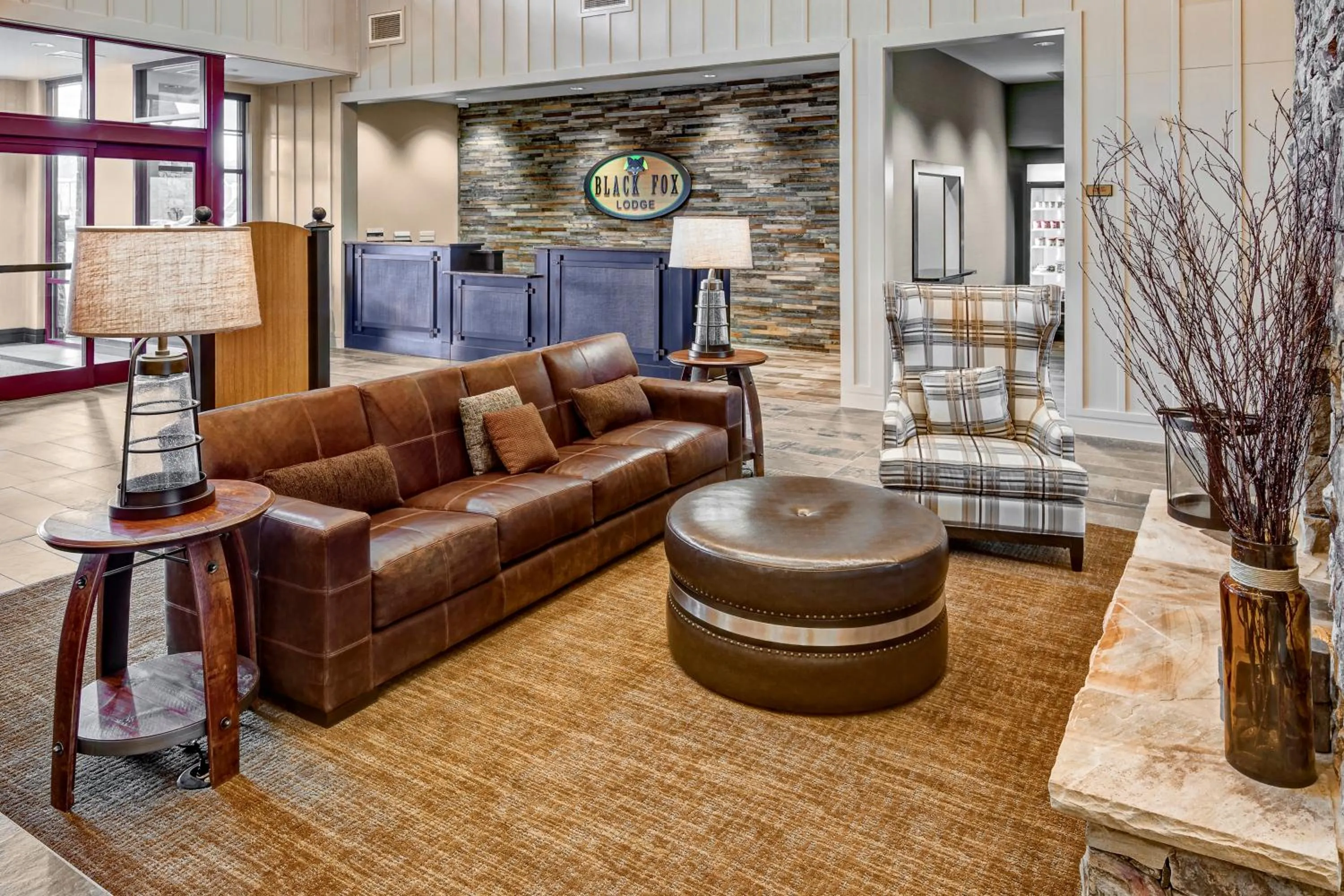 Lobby or reception in Black Fox Lodge Pigeon Forge, Tapestry Collection by Hilton