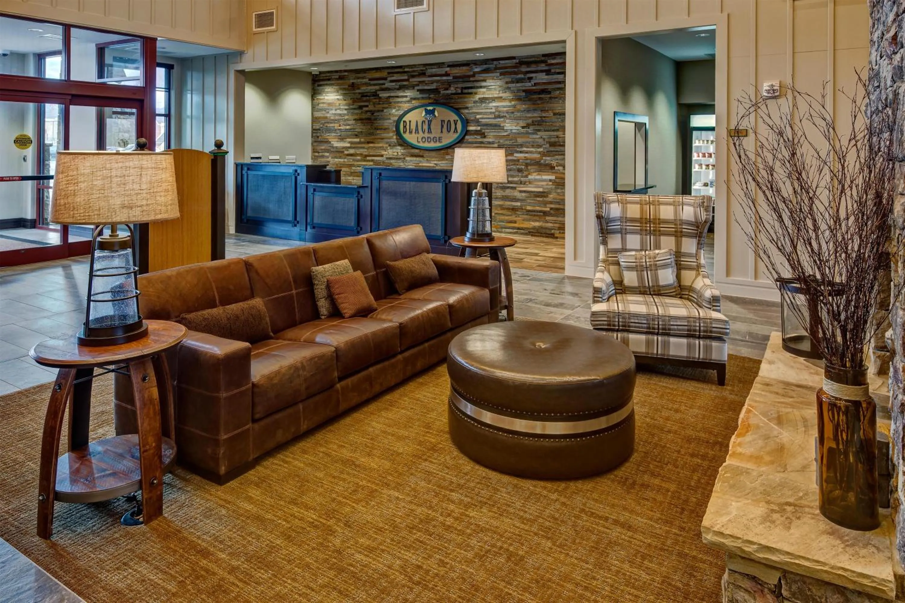 Lobby or reception in Black Fox Lodge Pigeon Forge, Tapestry Collection by Hilton