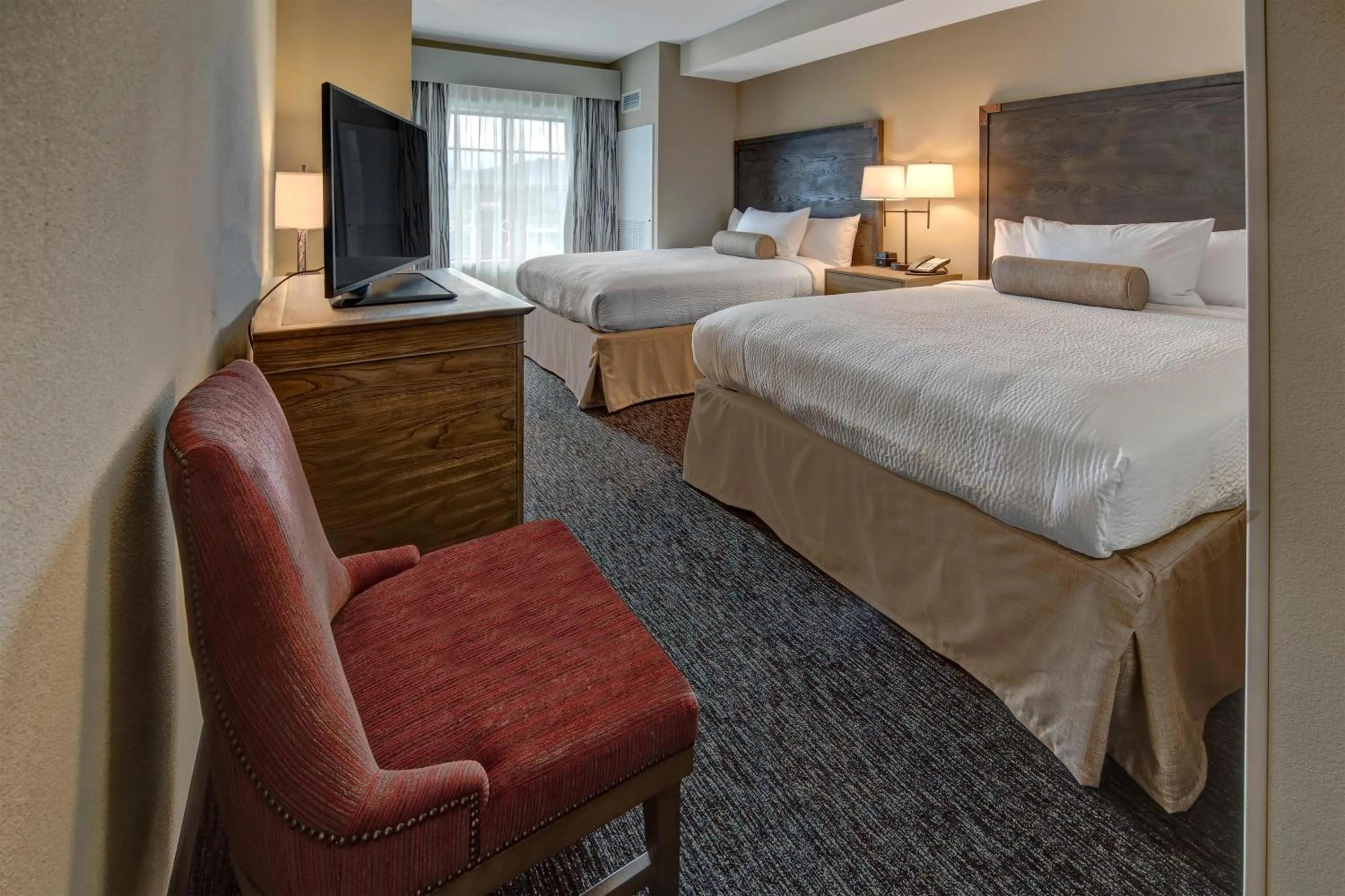Bedroom, Bed in Black Fox Lodge Pigeon Forge, Tapestry Collection by Hilton