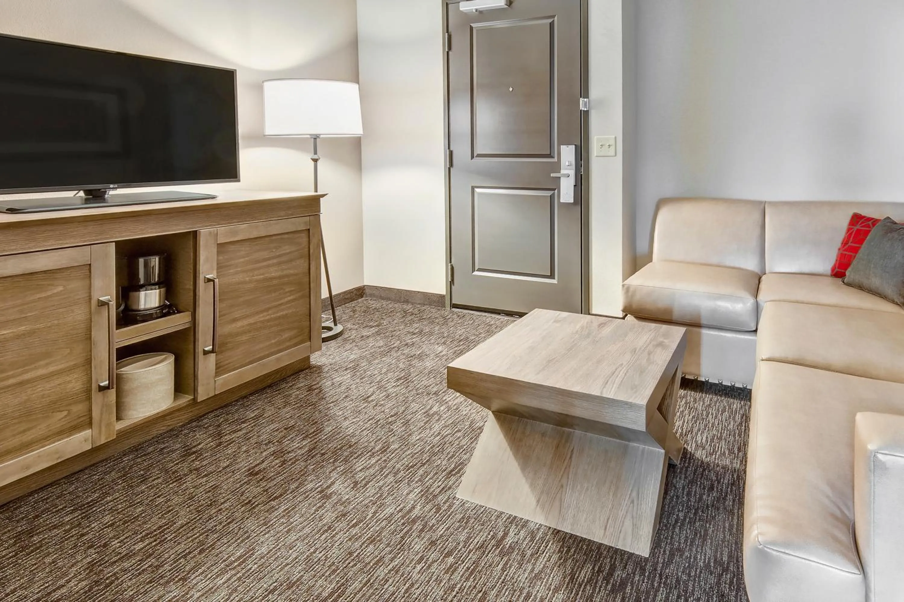 Living room in Black Fox Lodge Pigeon Forge, Tapestry Collection by Hilton