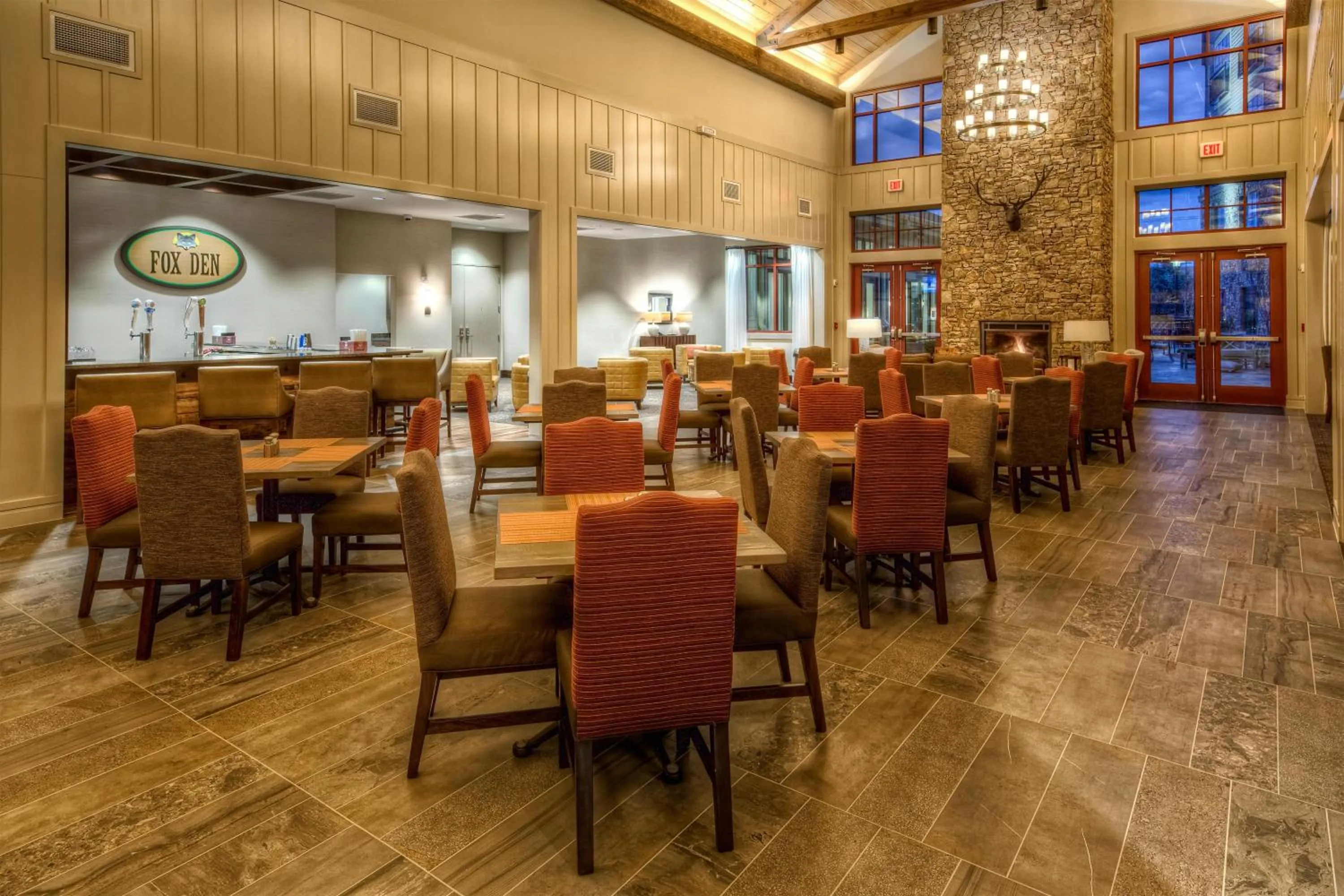 Restaurant/places to eat in Black Fox Lodge Pigeon Forge, Tapestry Collection by Hilton