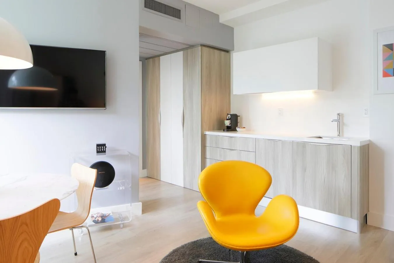 TV and multimedia in ABAE Hotel by Eskape Collection