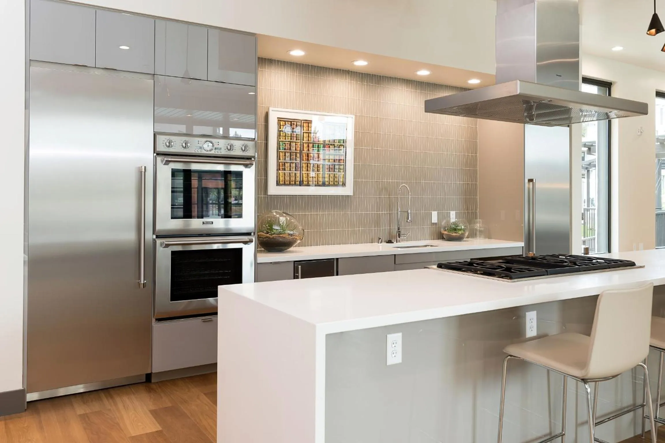 Communal kitchen in Global Luxury Suites at Downtown Mountain View