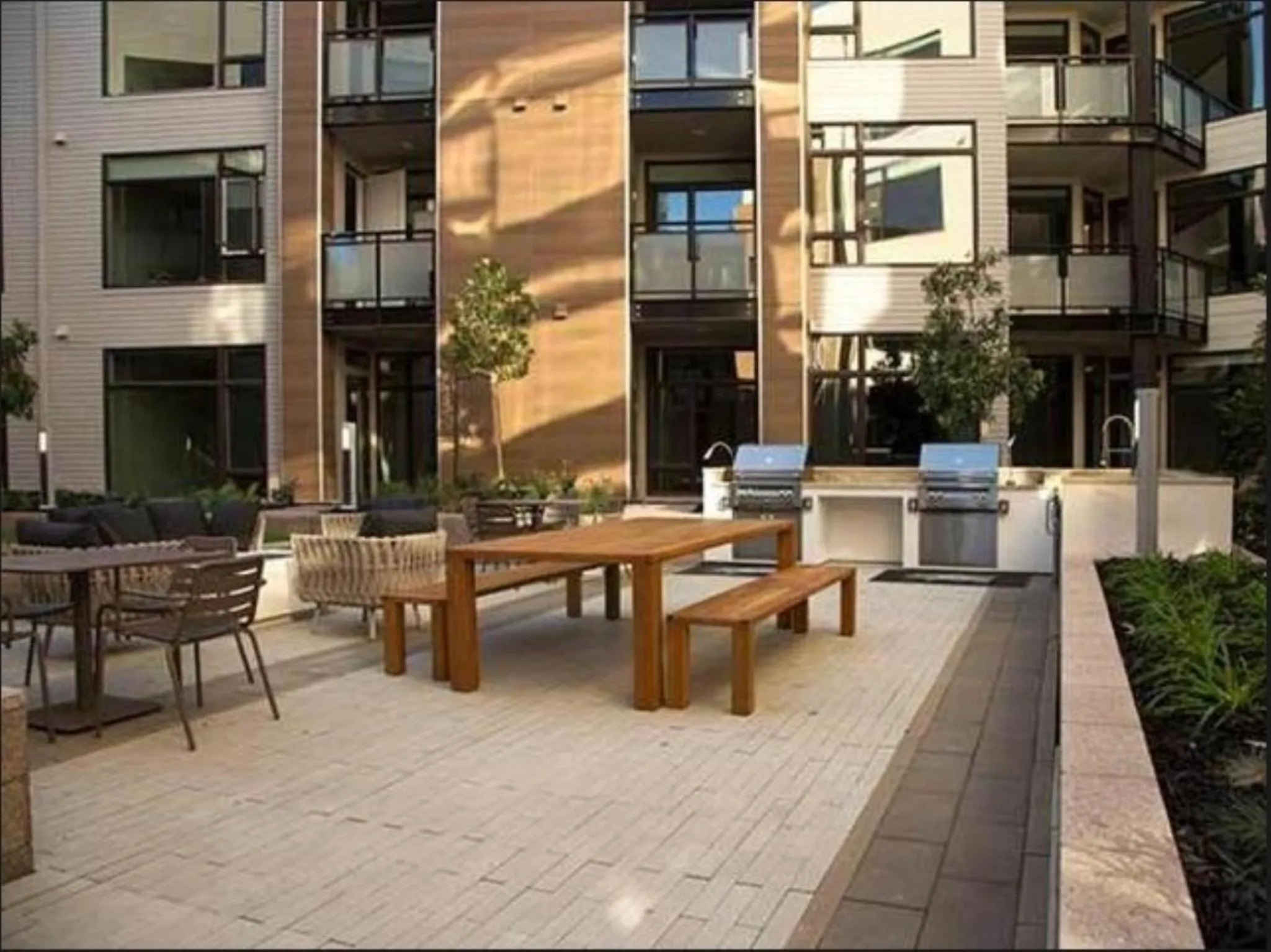 Patio in Global Luxury Suites at Downtown Mountain View