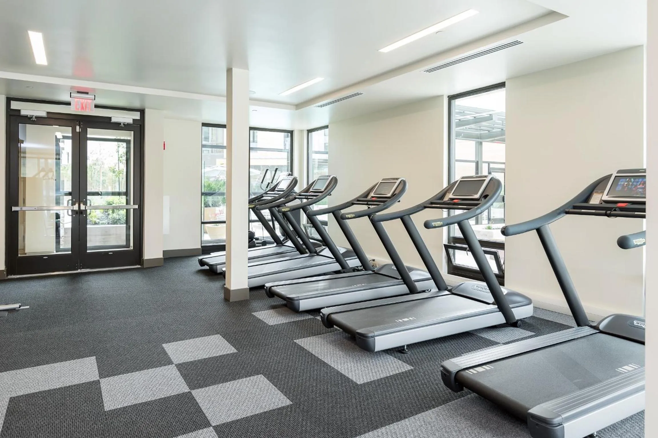 Fitness centre/facilities in Global Luxury Suites at Downtown Mountain View