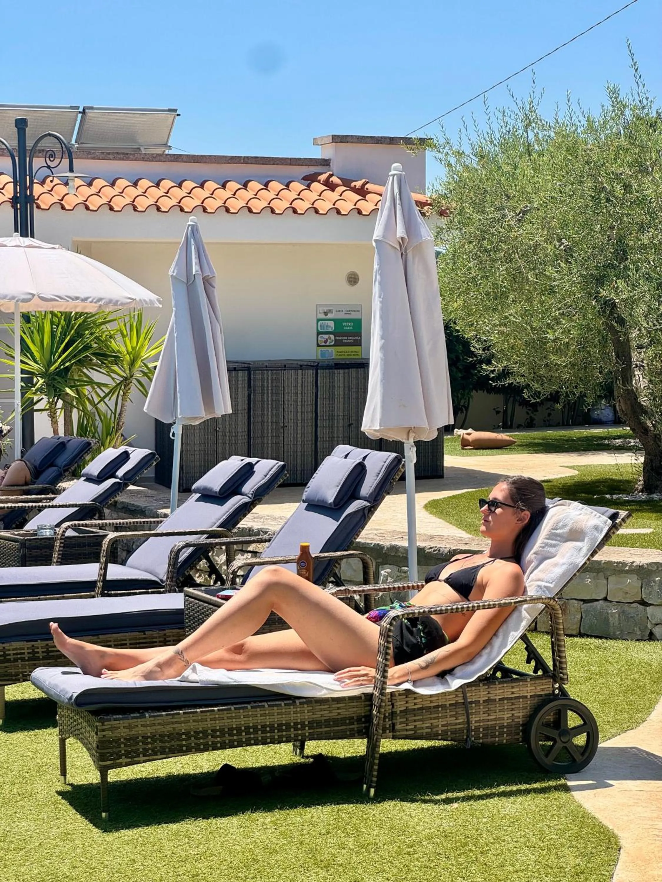 Swimming pool in La linea dell'orizzonte