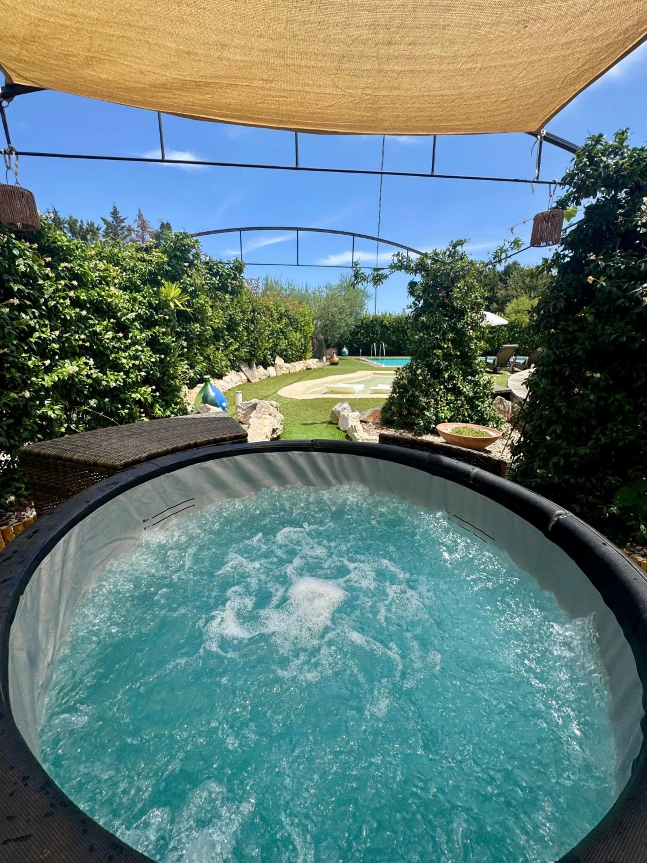 Hot Tub in La linea dell'orizzonte