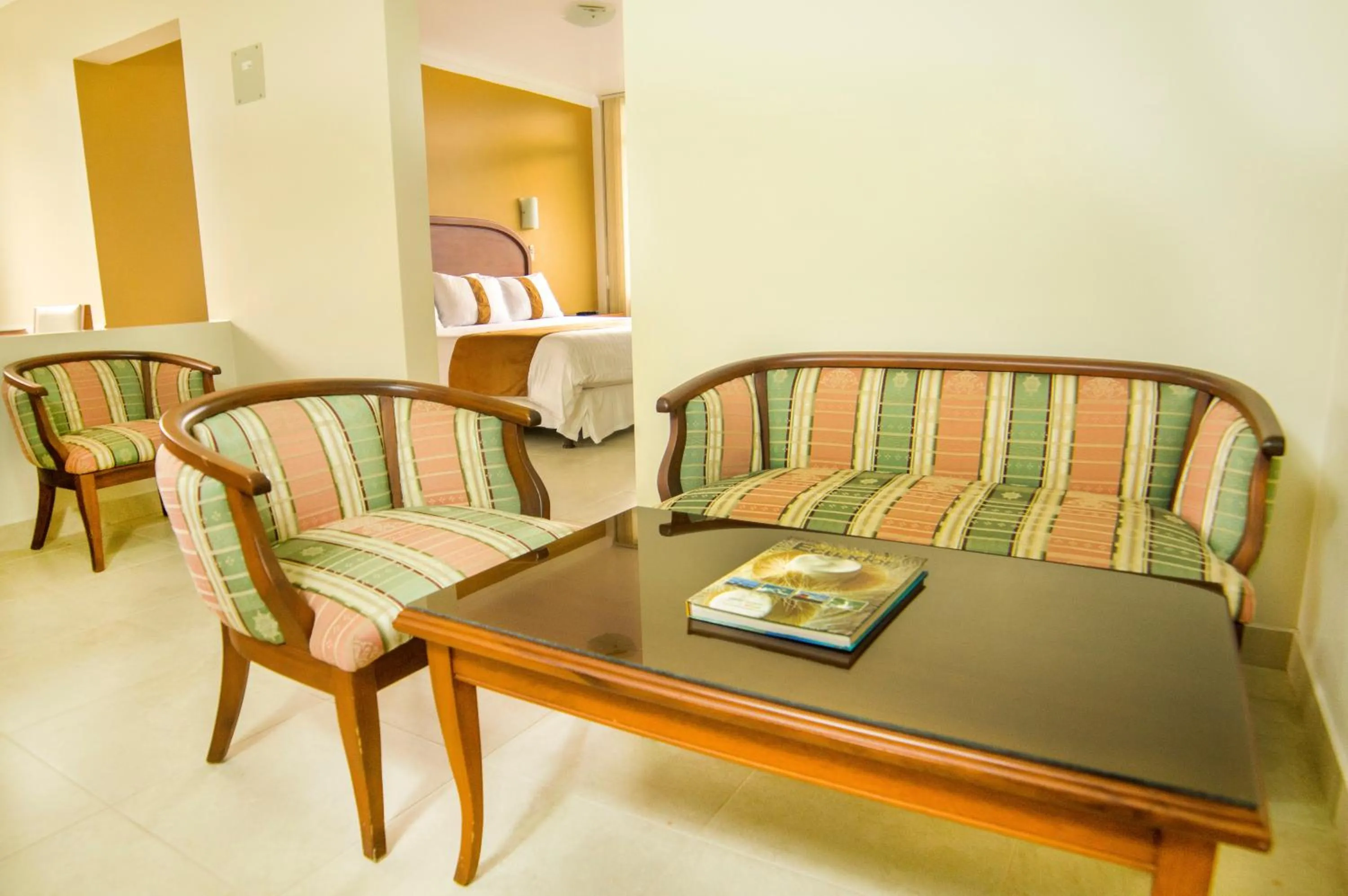 Living room in Gran Hotel De Lago - Lago Agrio
