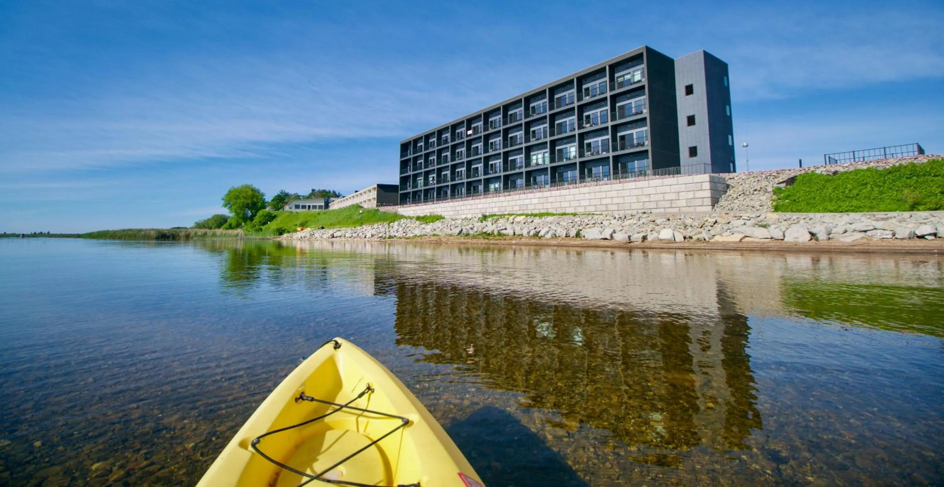 Property building in Terrace Bay Hotel - Lakefront