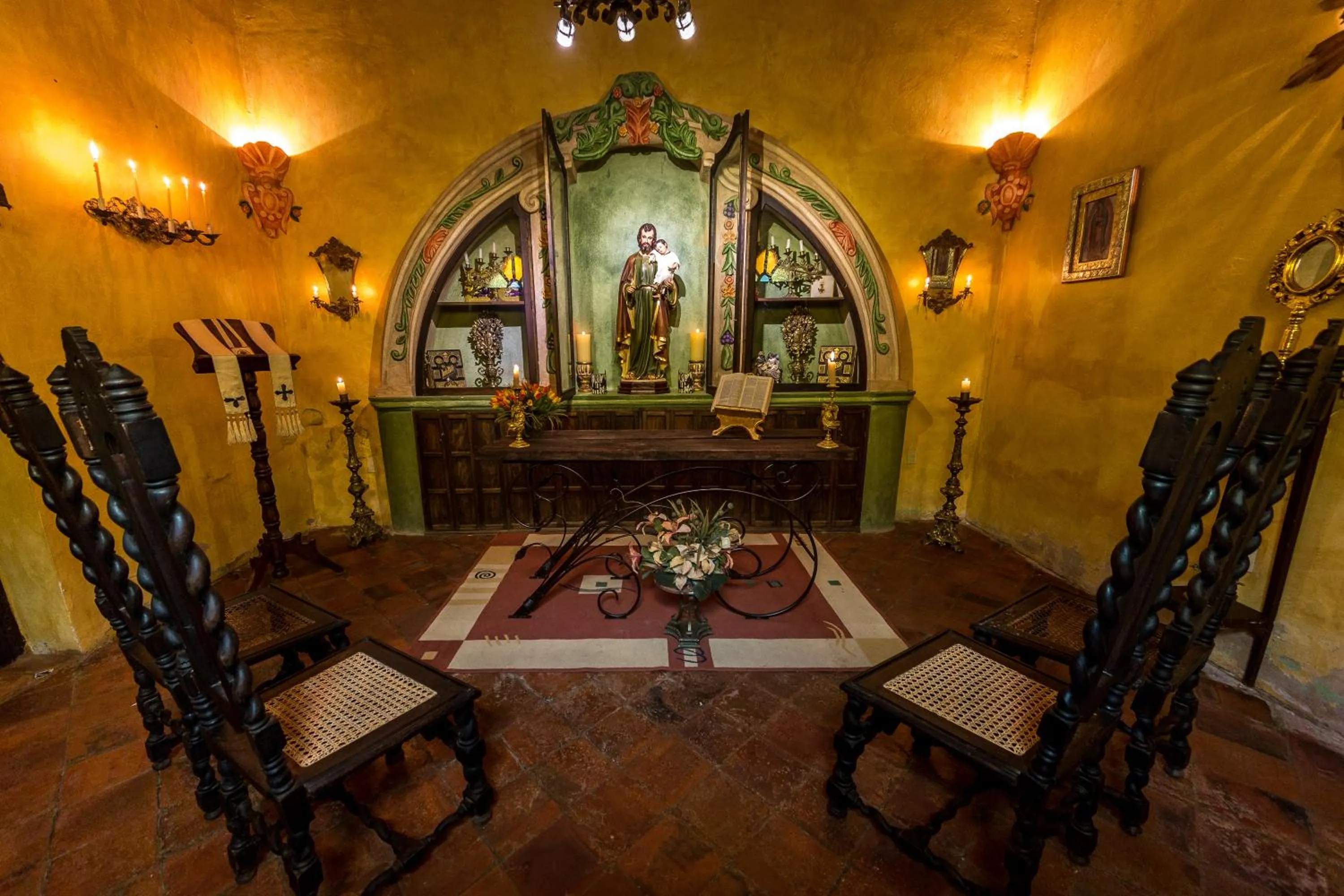 Decorative detail in La Casona Minera