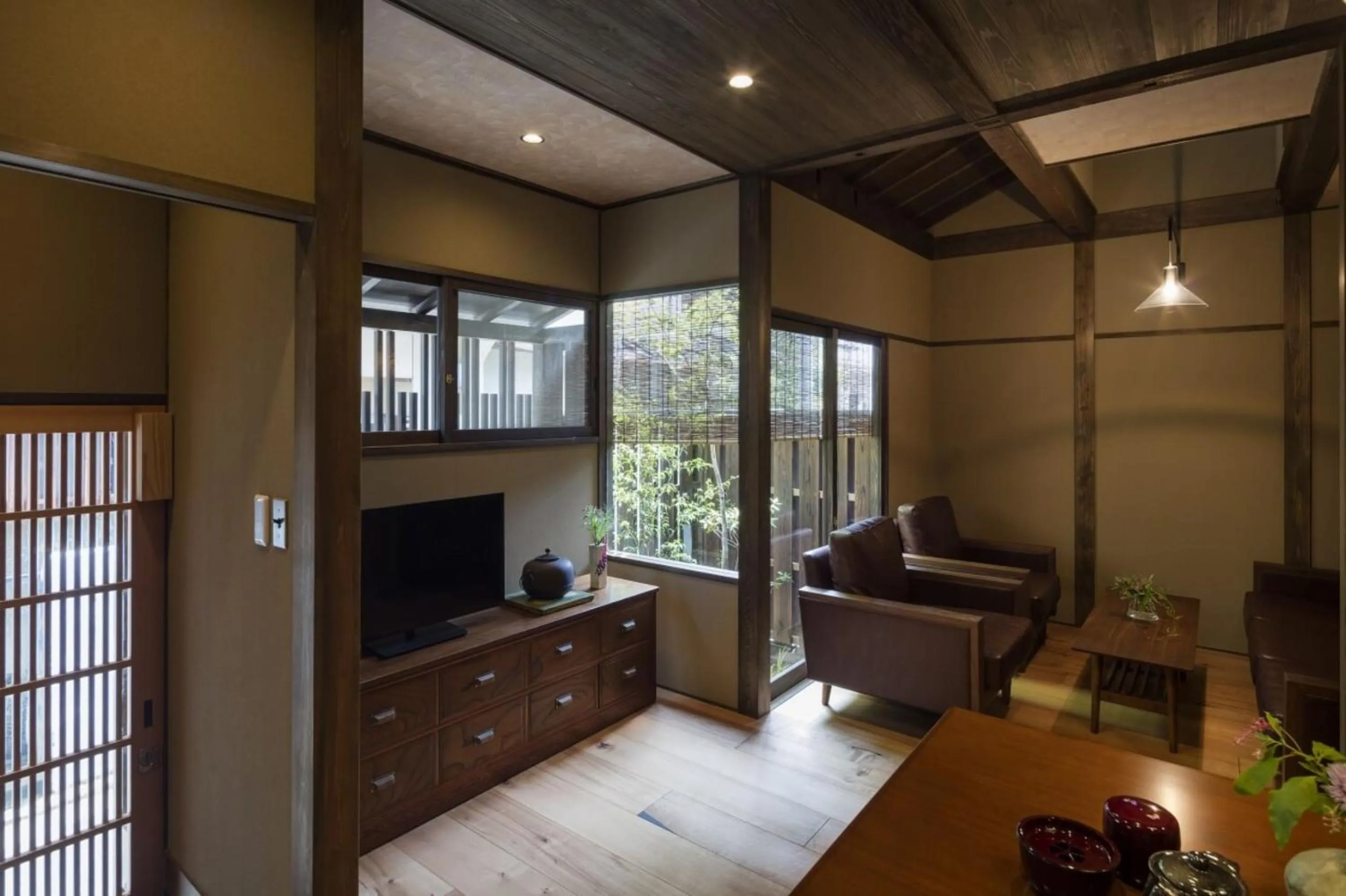 TV and multimedia in Gion Minami Banka Machiya House