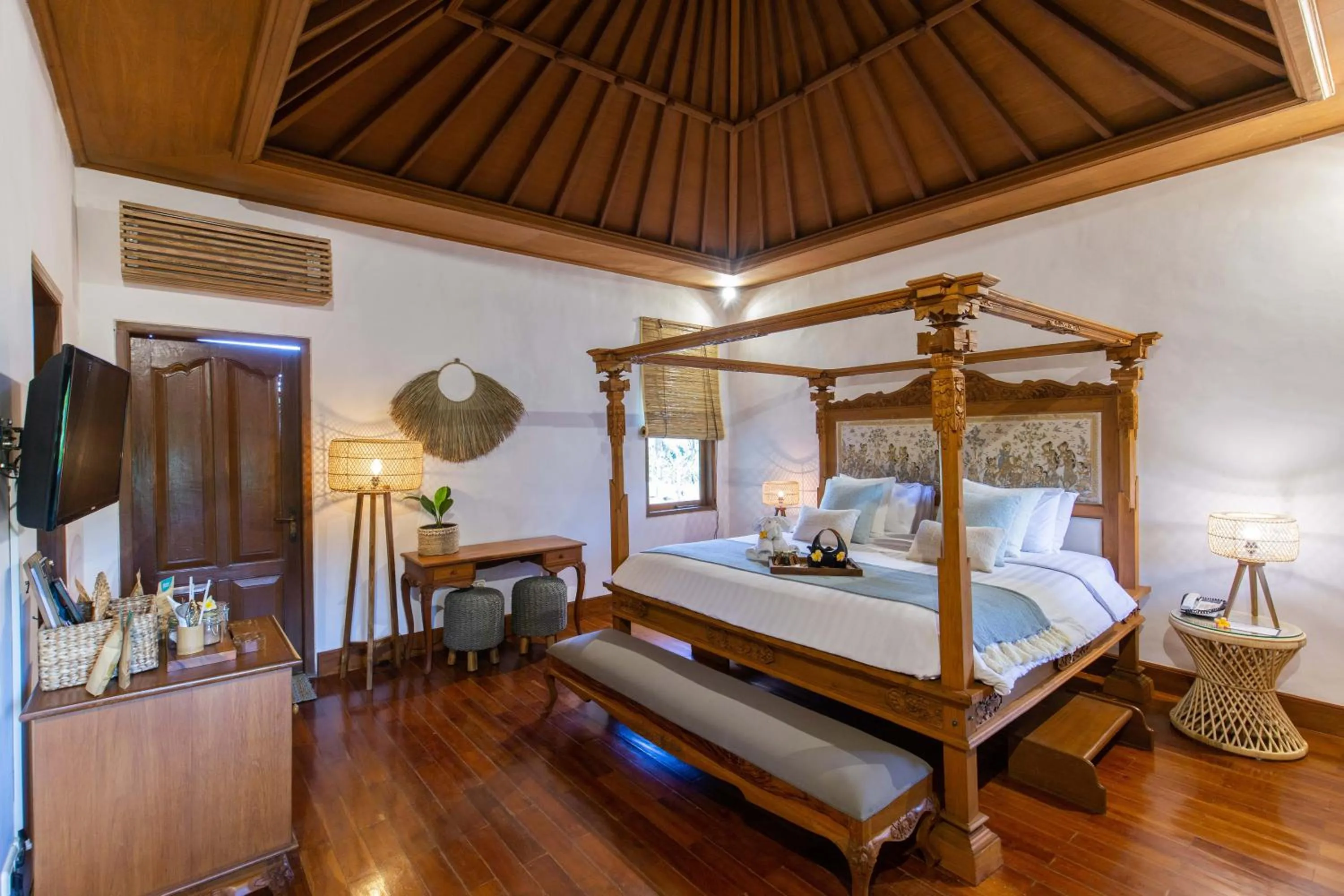 Photo of the whole room, Bed in Vision Villa Resort