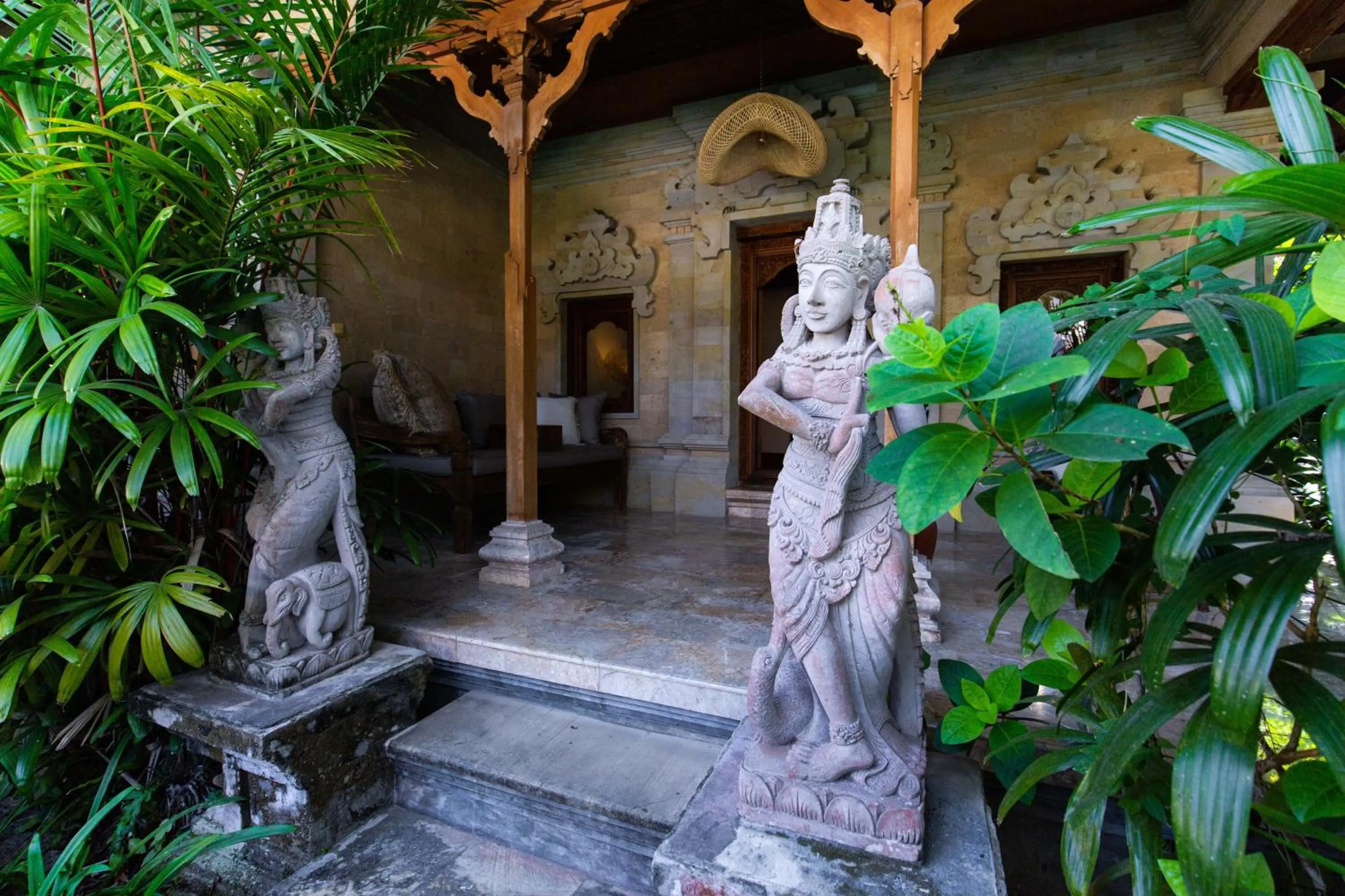 Facade/entrance in Vision Villa Resort