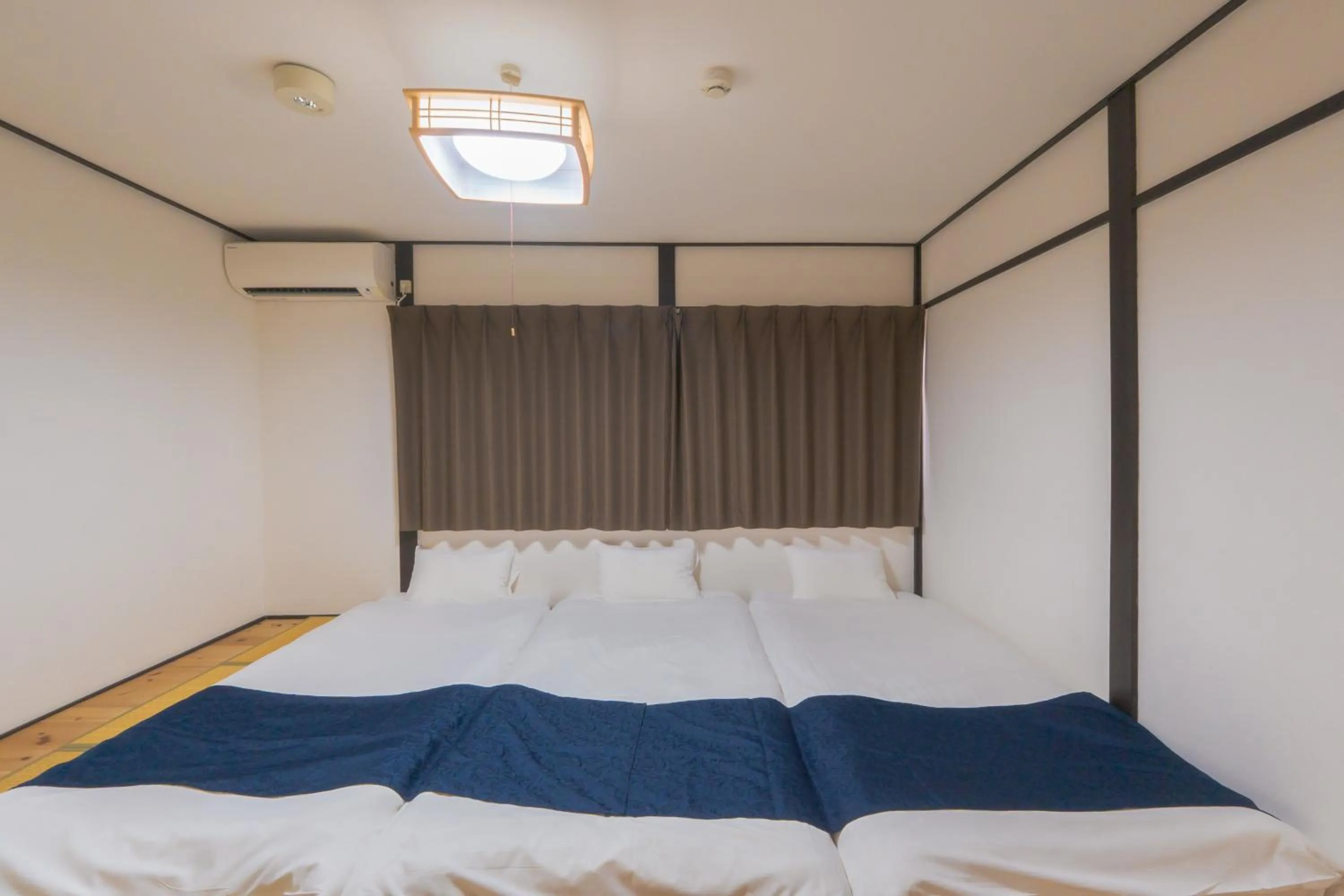 Bed in Guest house Connection Karasuma Gojo
