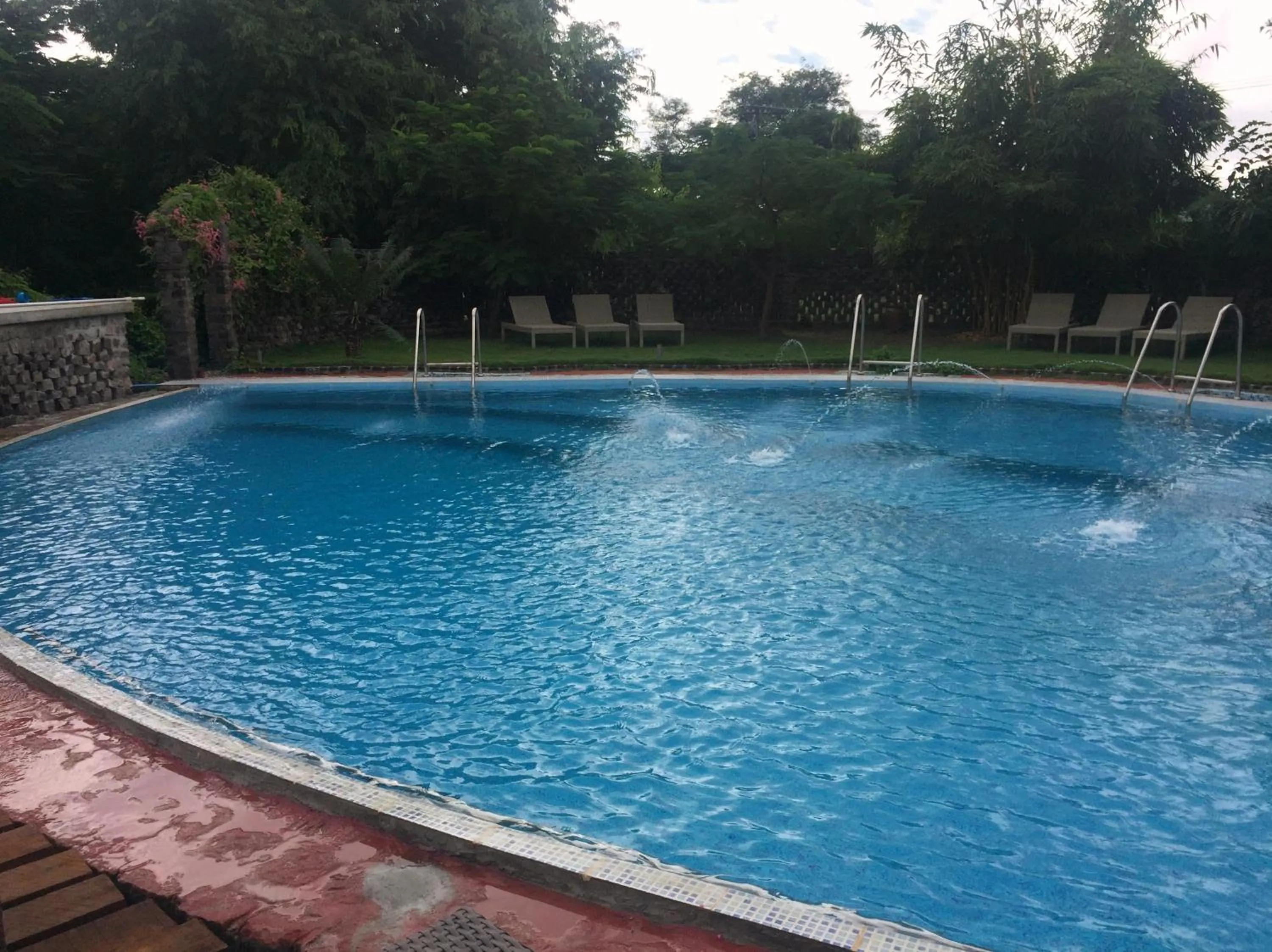 Swimming pool in Lei Thar Gone Guest House