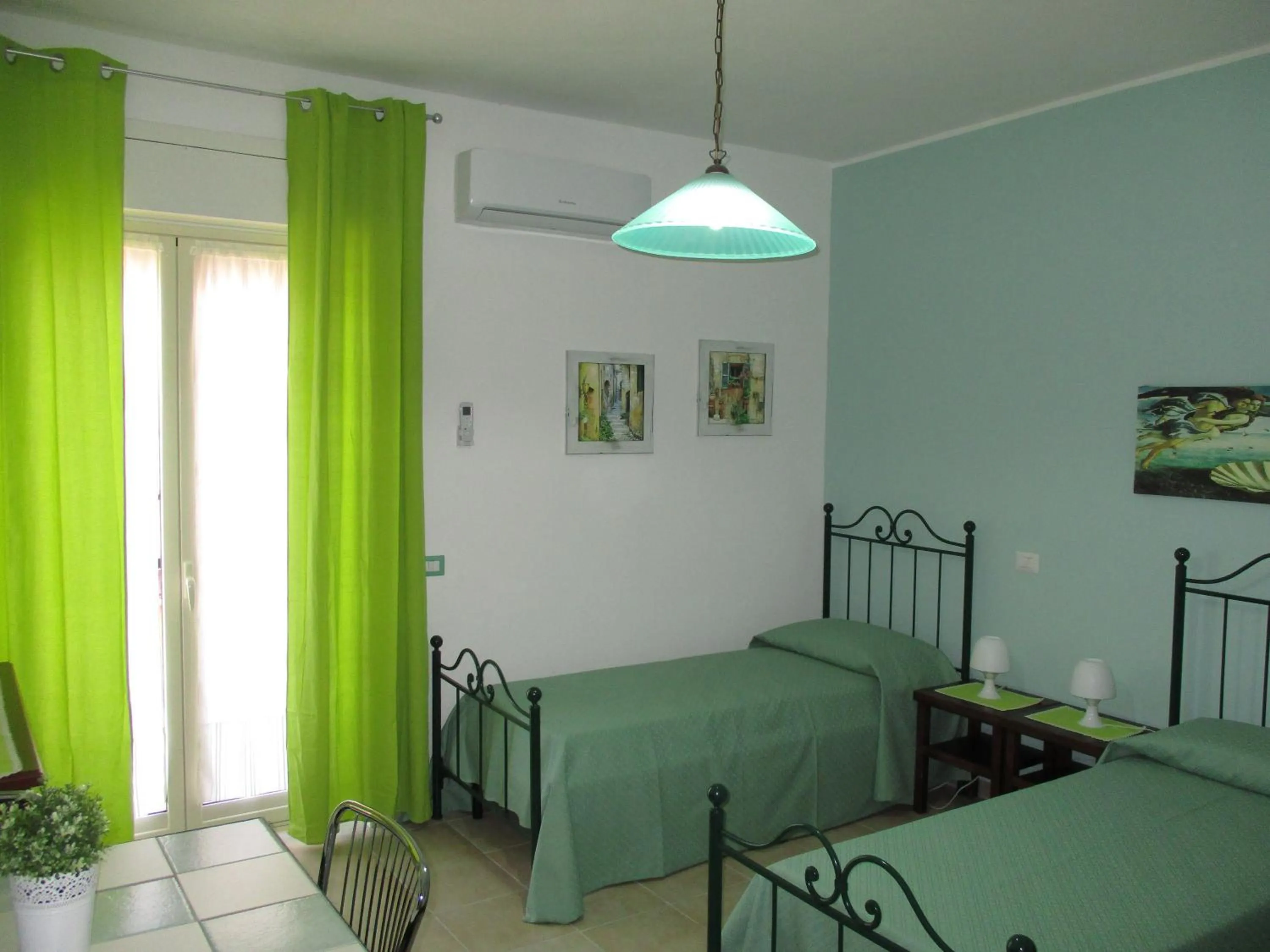 Photo of the whole room in Fatamorganamessina