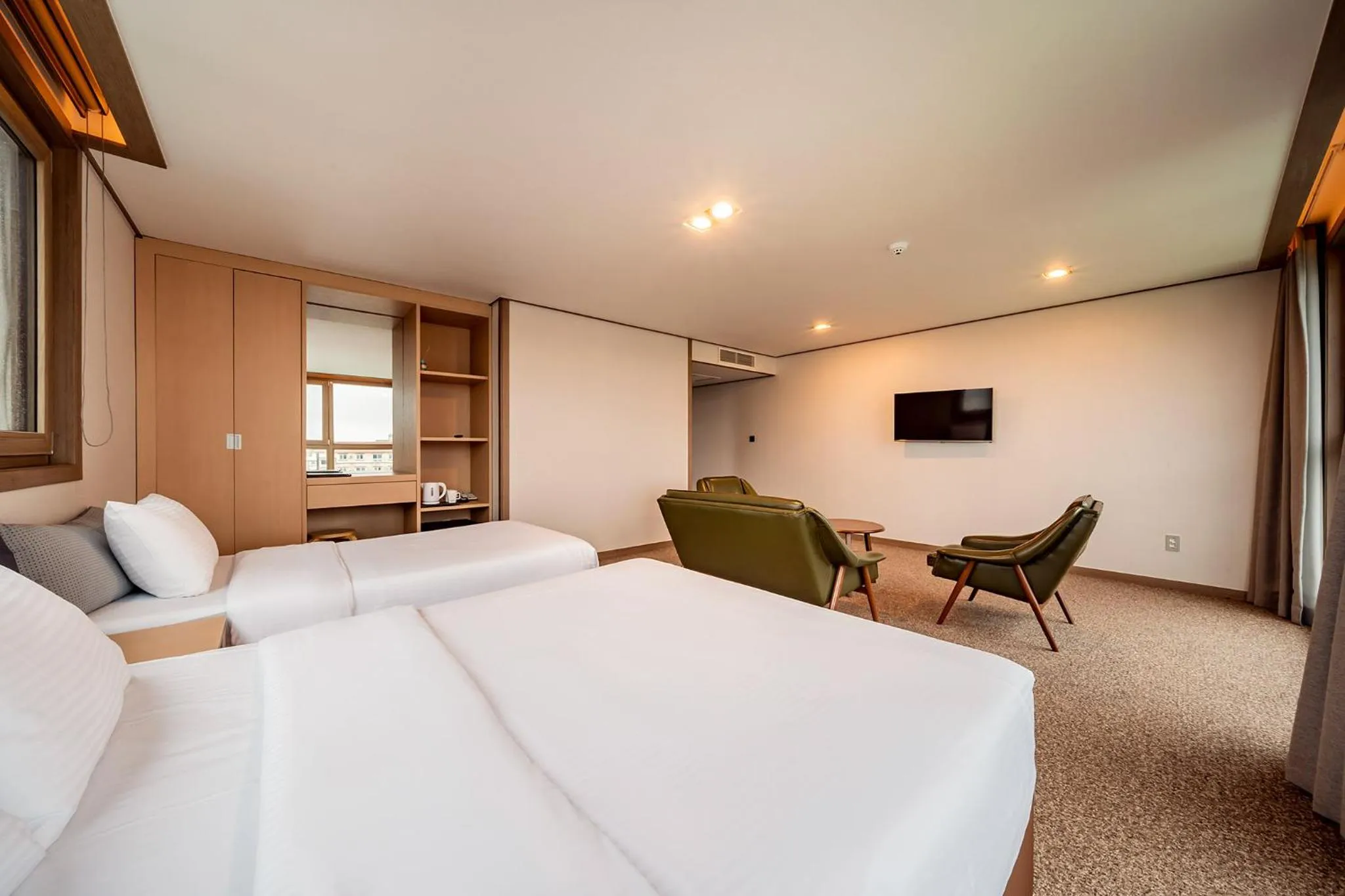 Mountain view, Bed in Sunrise Hotel Seongsan