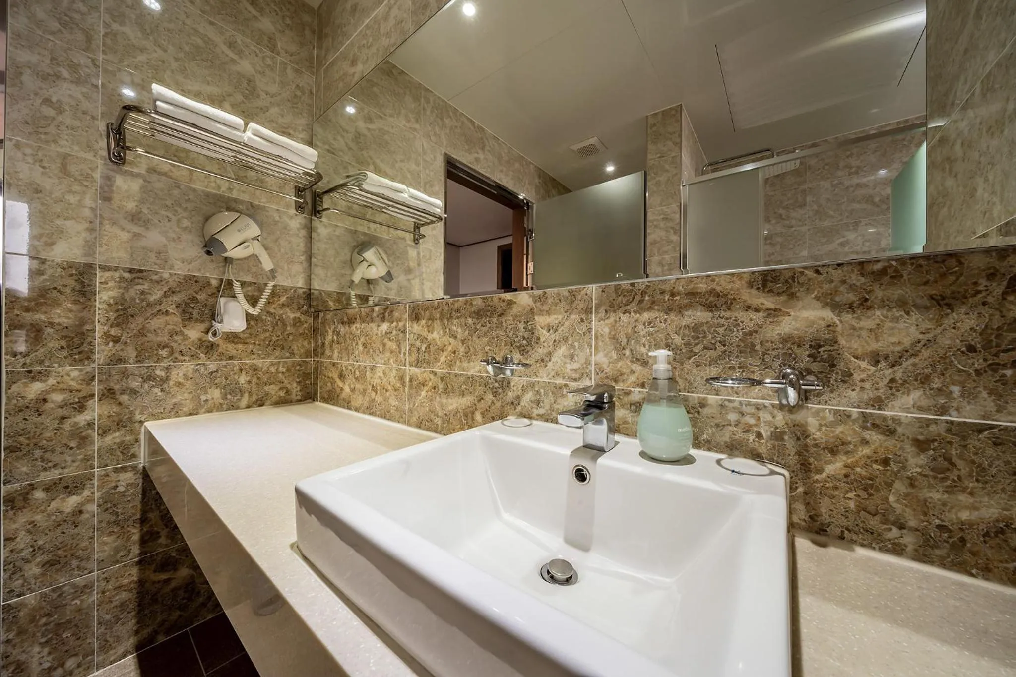 Toilet in Sunrise Hotel Seongsan