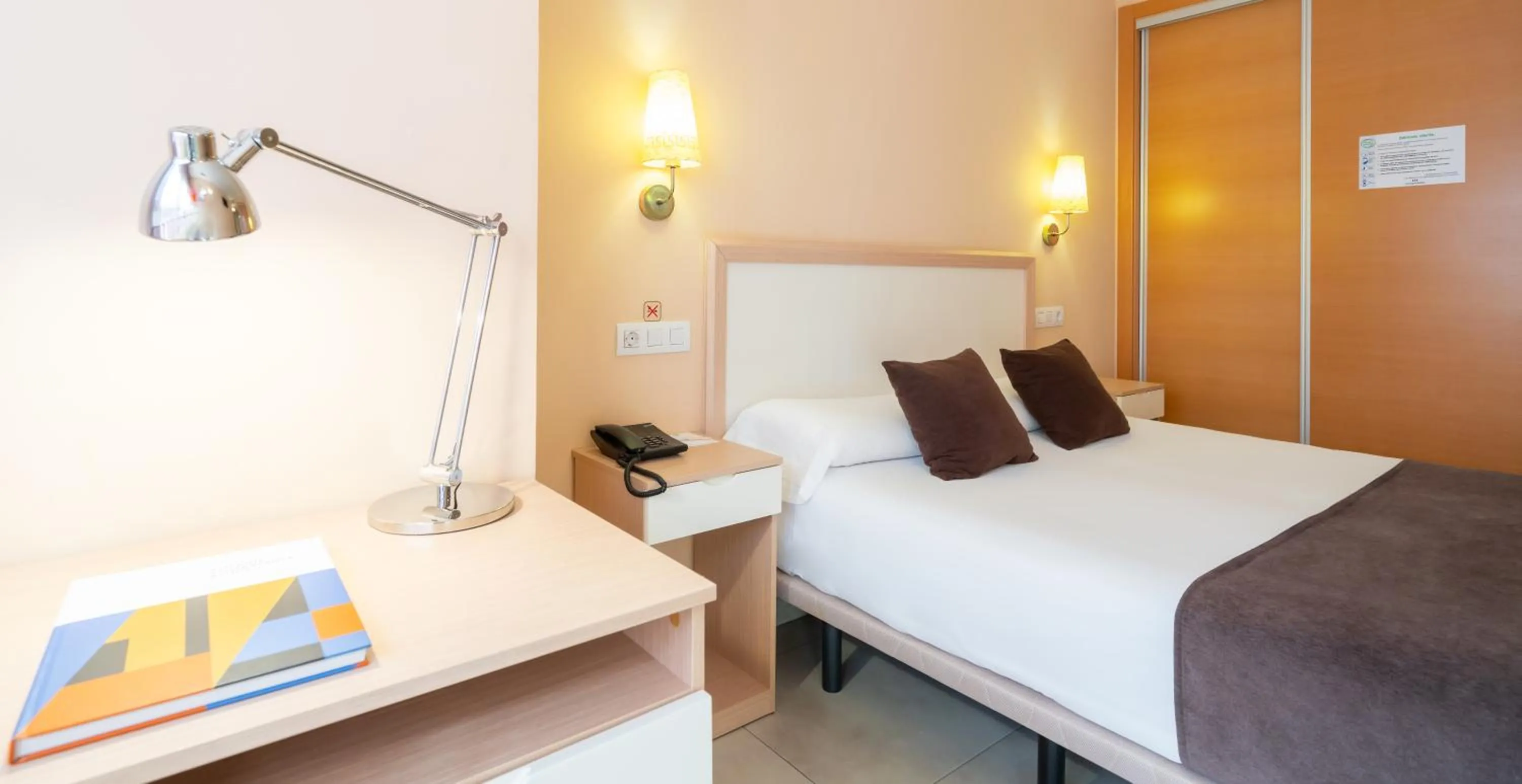 Photo of the whole room, Bed in La City Mercado