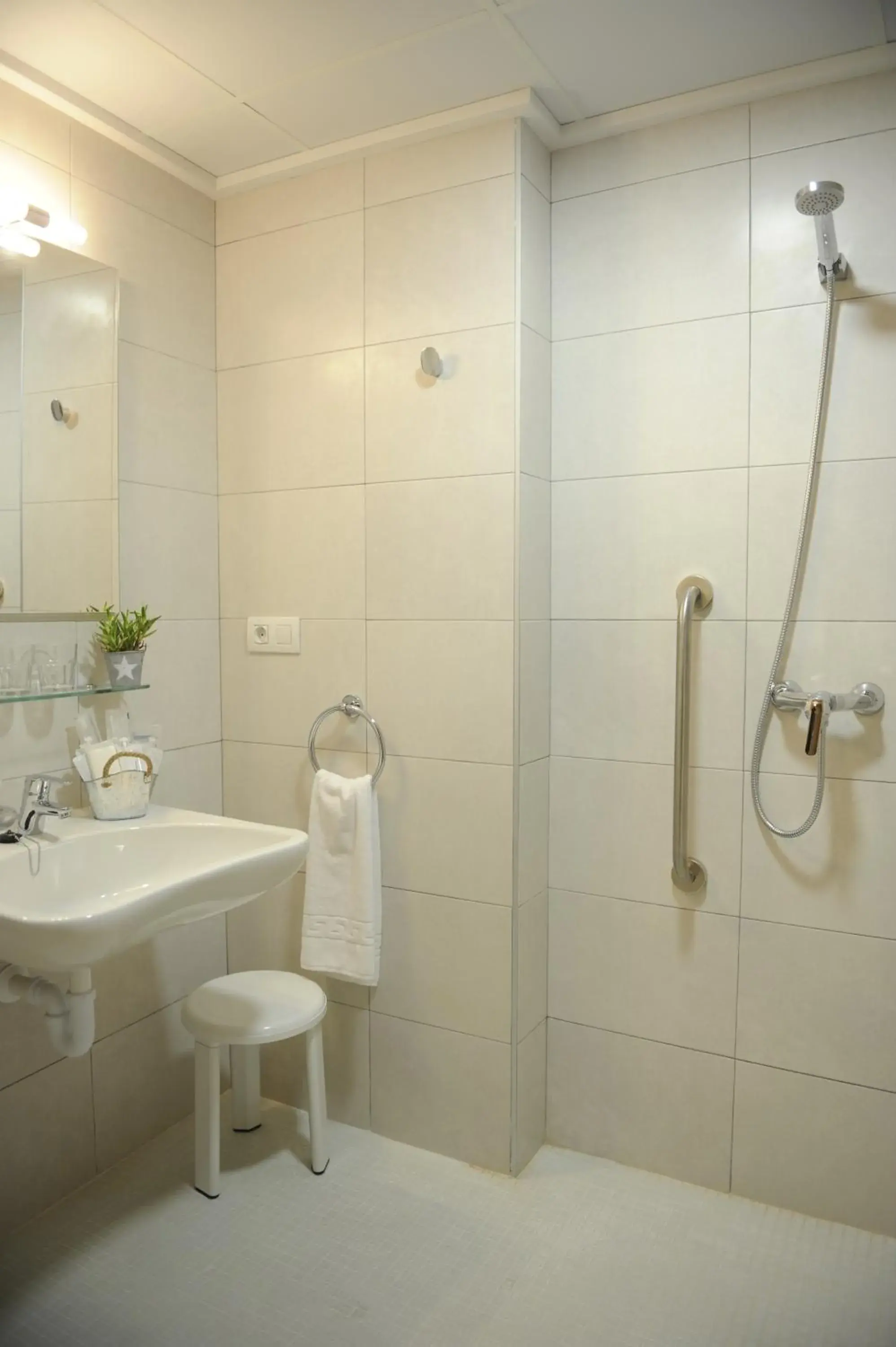 Single Room - Disability Access in La City Mercado Single Room - Disability Access in La City Mercado