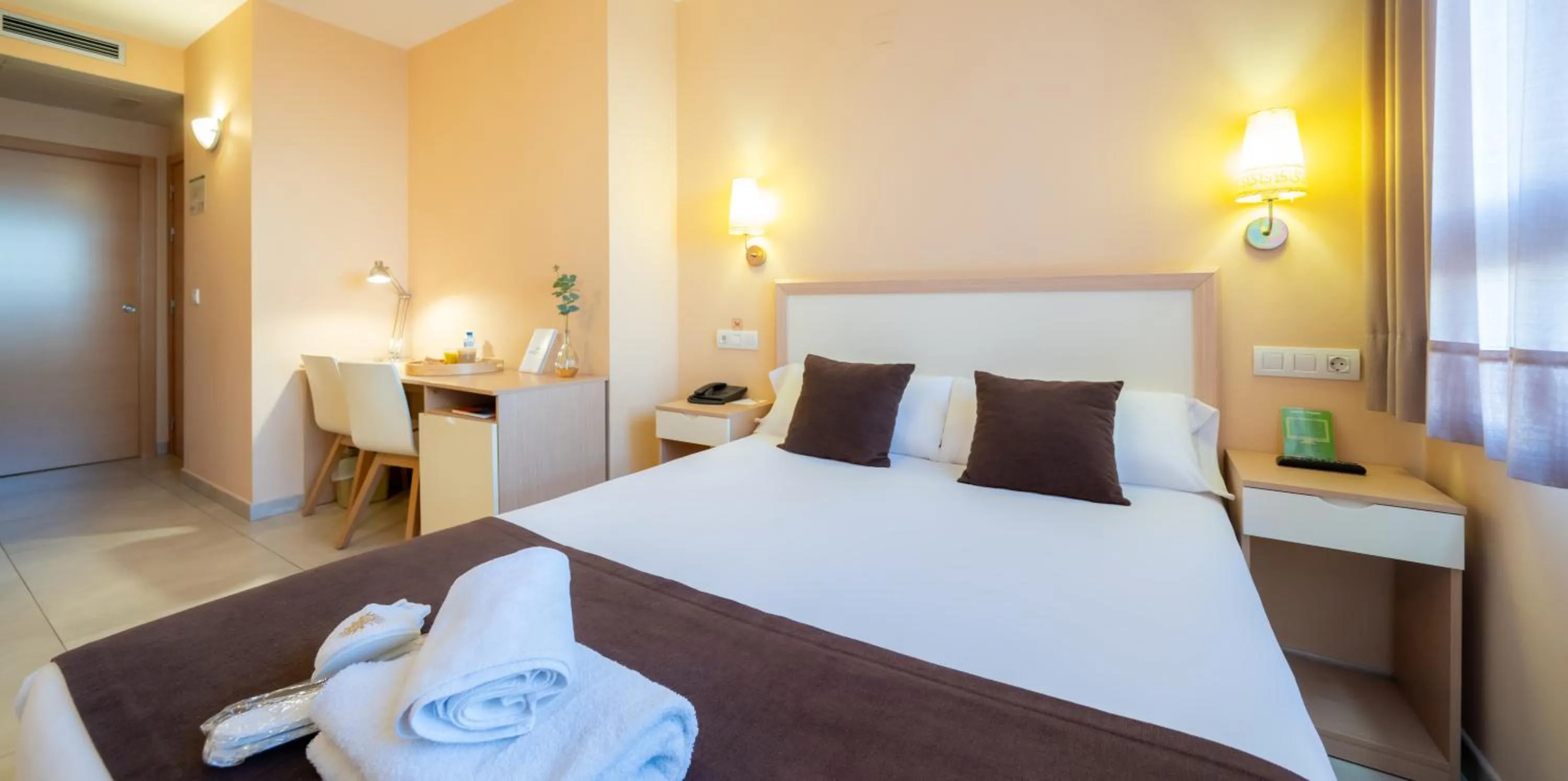 Photo of the whole room, Bed in La City Mercado