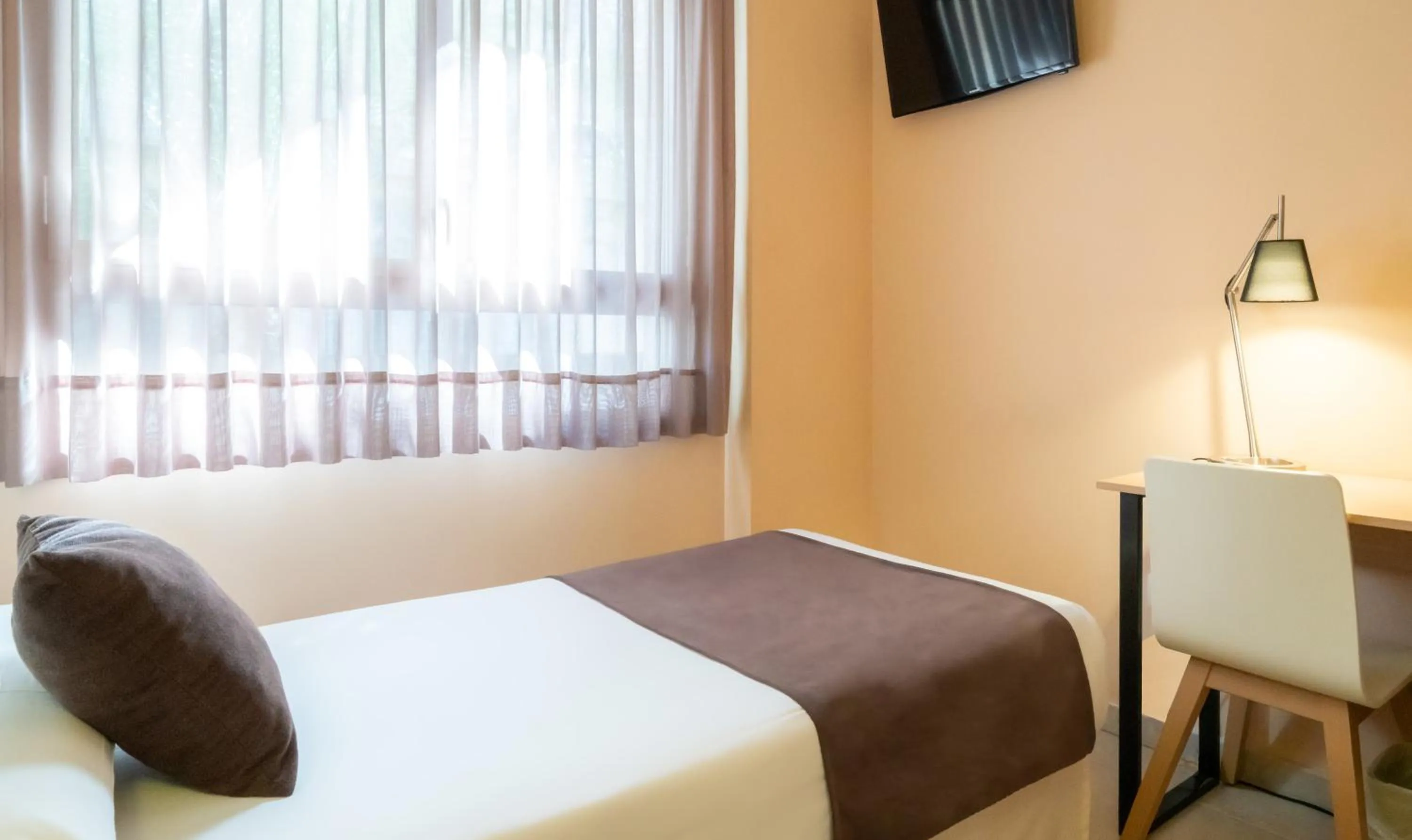 Photo of the whole room, Bed in La City Mercado