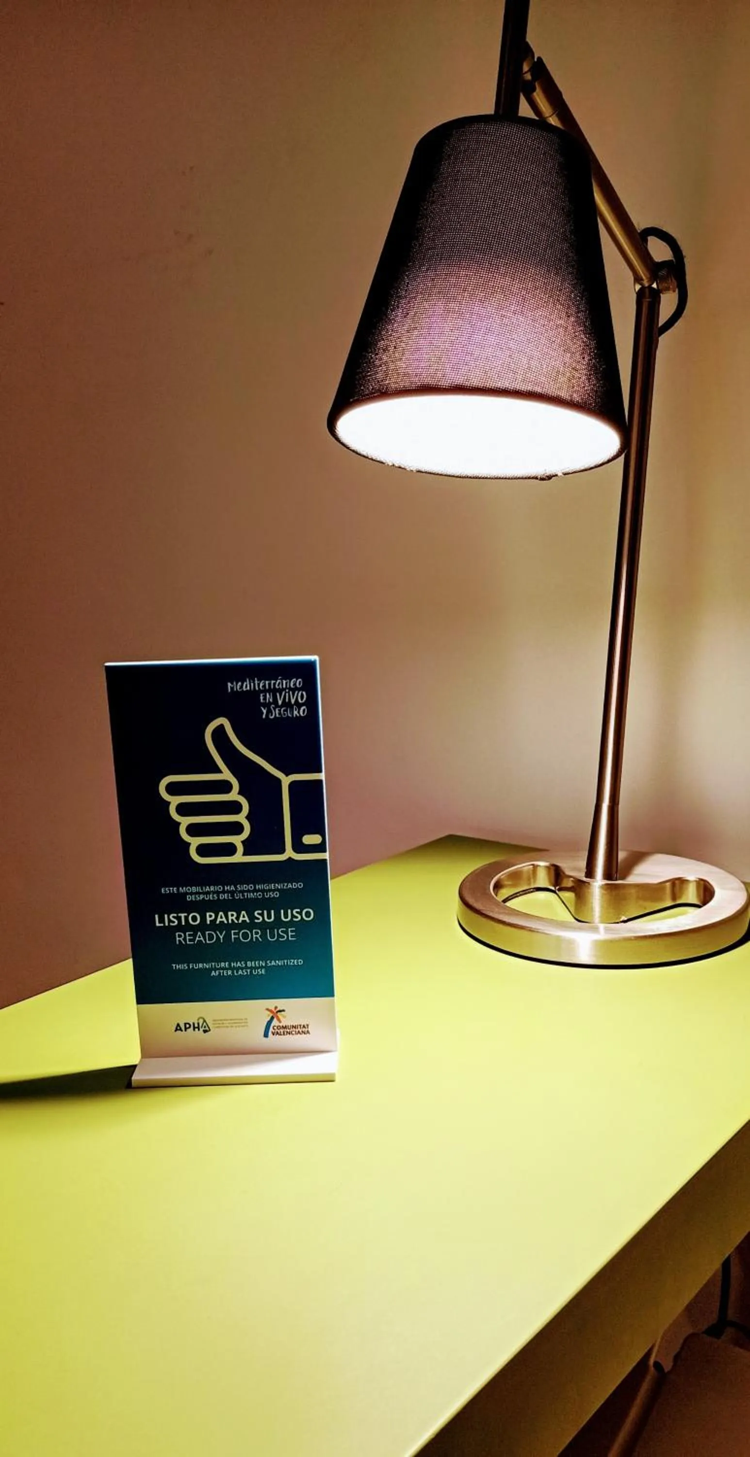 Business facilities in La City Mercado