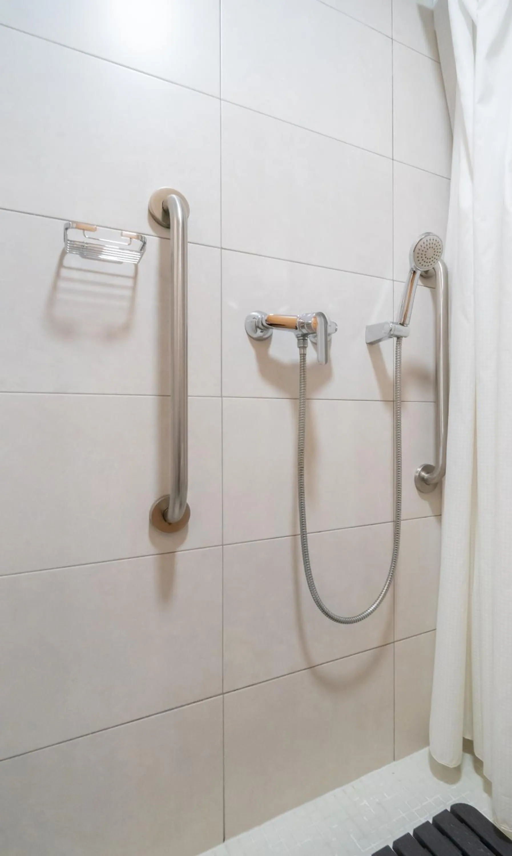 Shower in La City Mercado