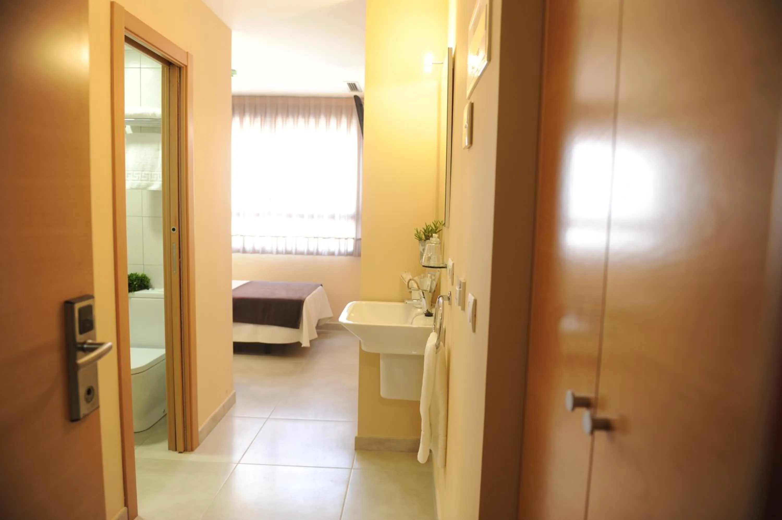 Photo of the whole room in La City Mercado