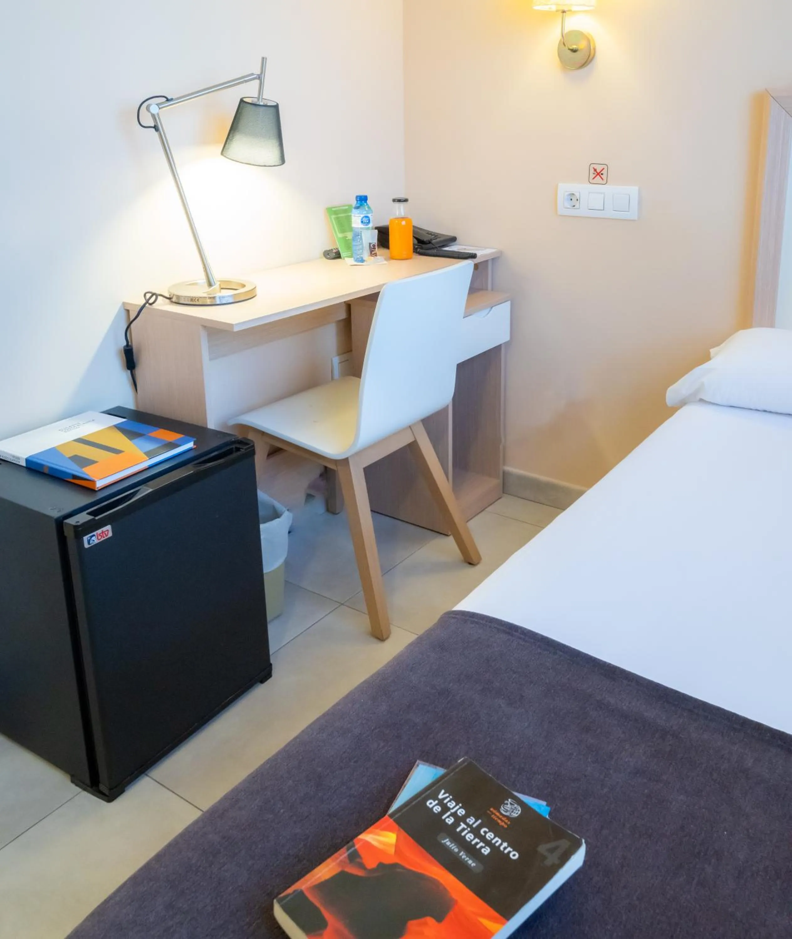 Photo of the whole room, Bed in La City Mercado