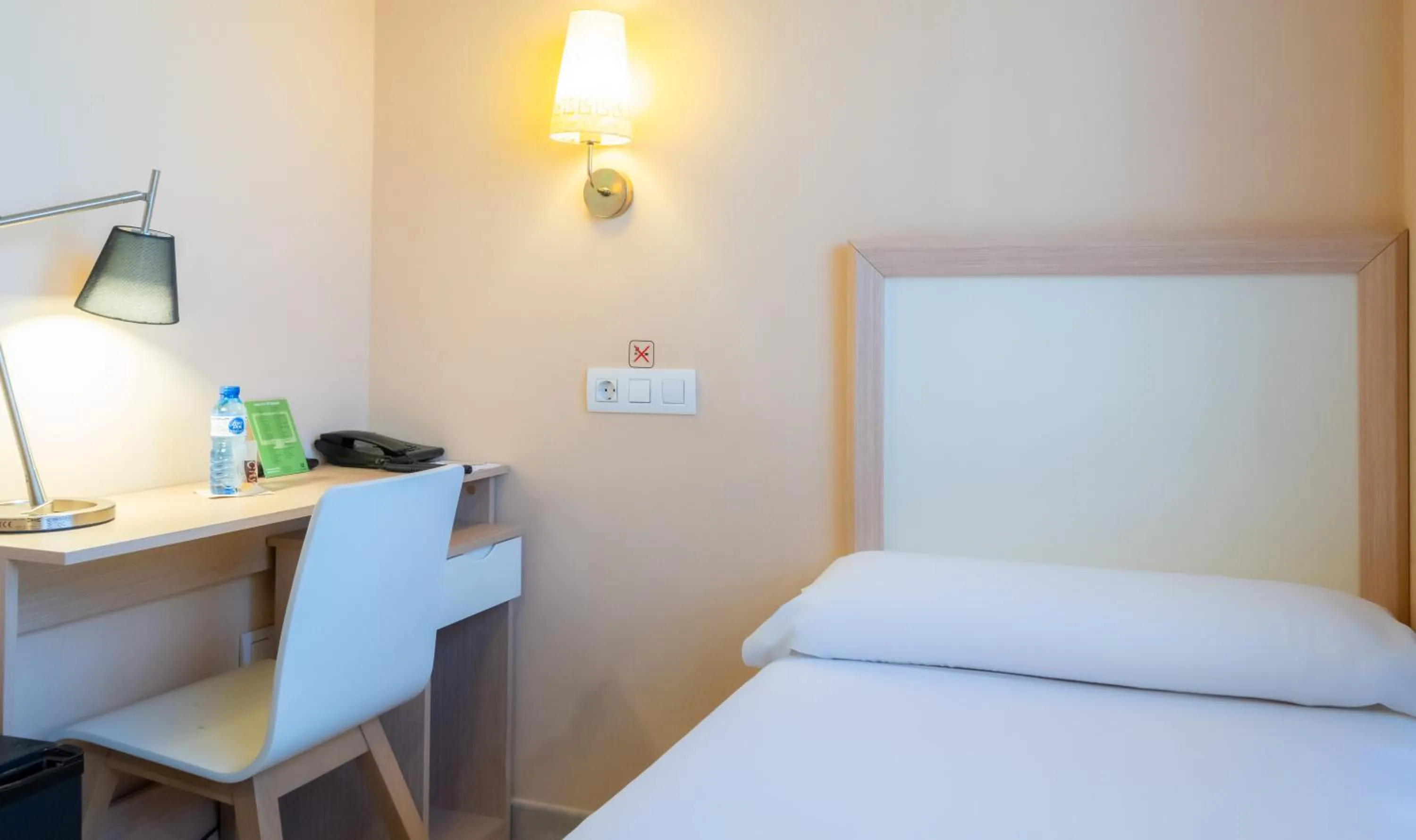 Photo of the whole room, Bed in La City Mercado