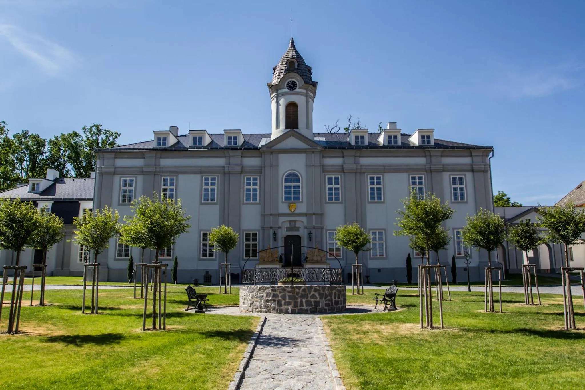 Facade/entrance in Hotel Panství Dlouhá Lhota