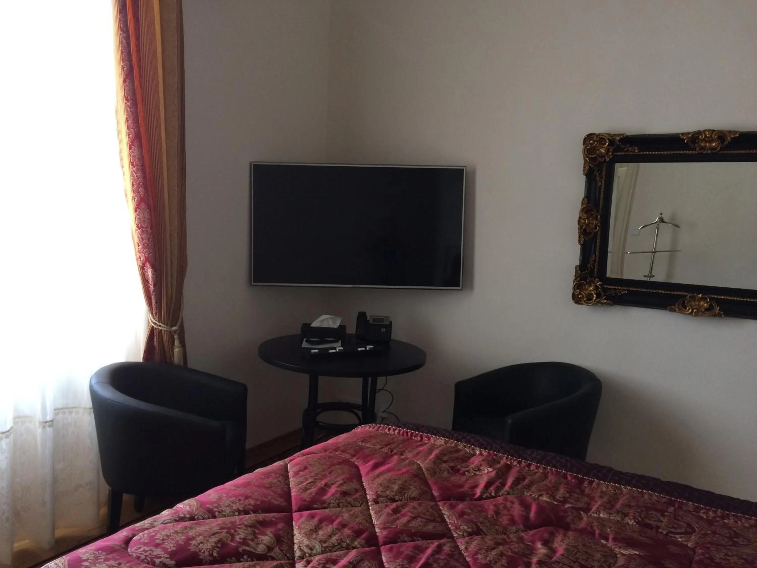 TV and multimedia in Hotel Panství Dlouhá Lhota