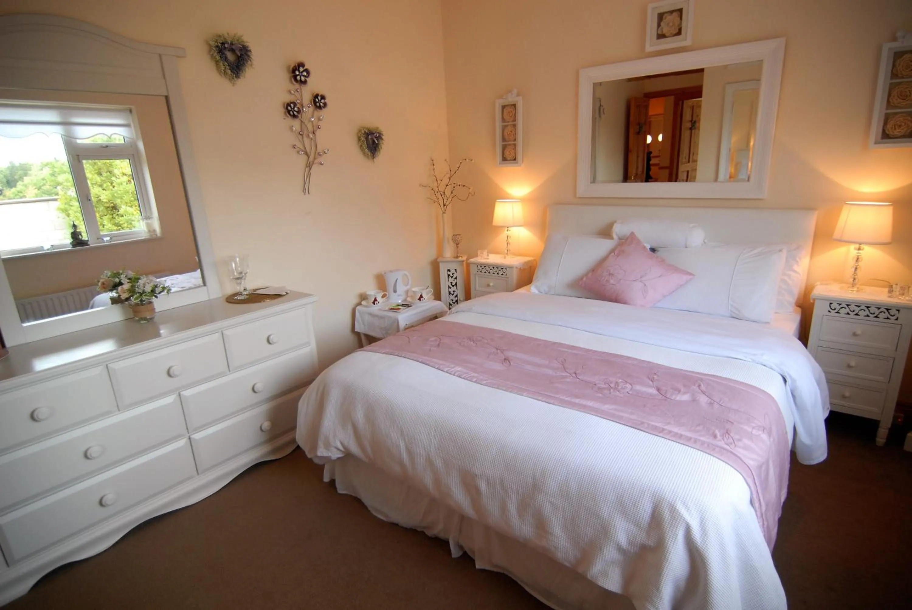 Bed in Woodleigh Lodge