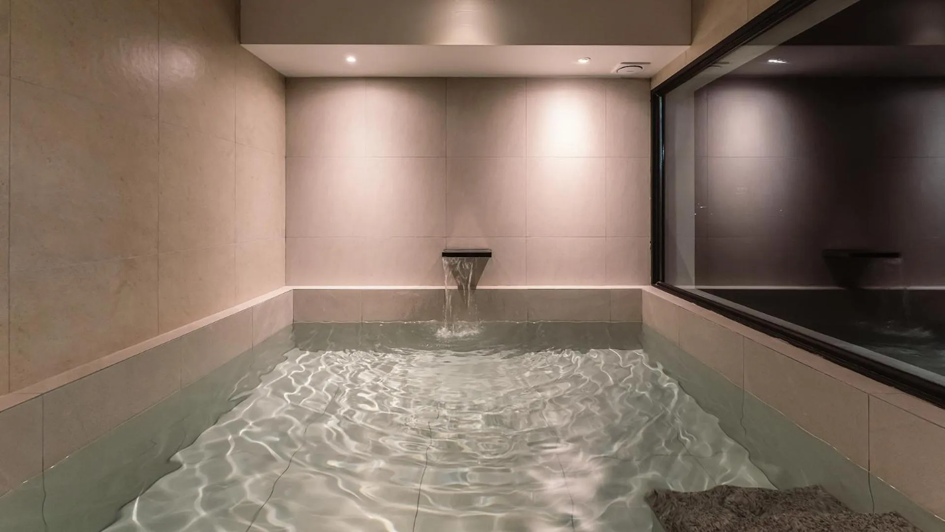 Swimming pool in Bomun World Pension