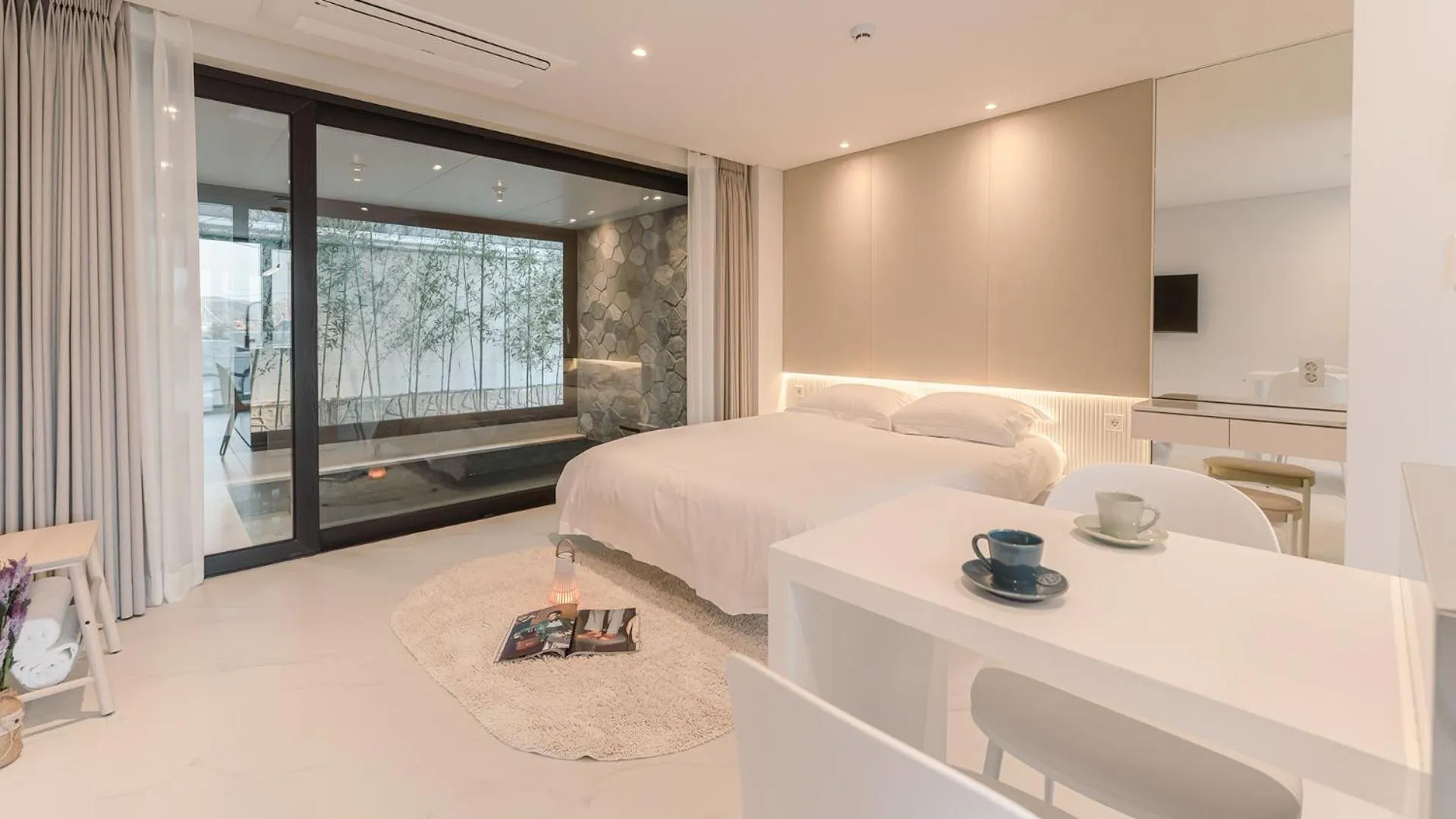 Bed in Bomun World Pension