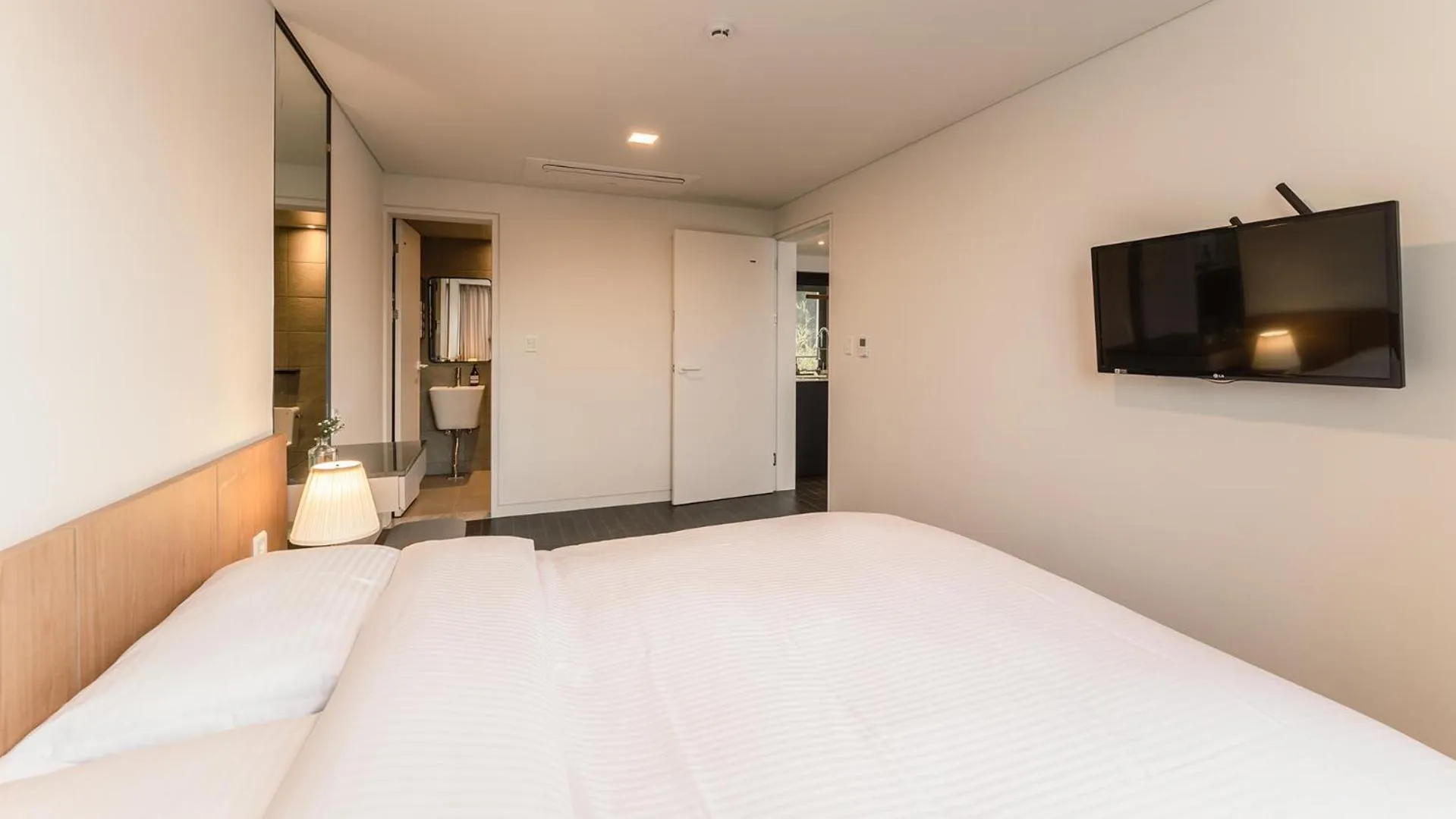 Bed in Bomun World Pension