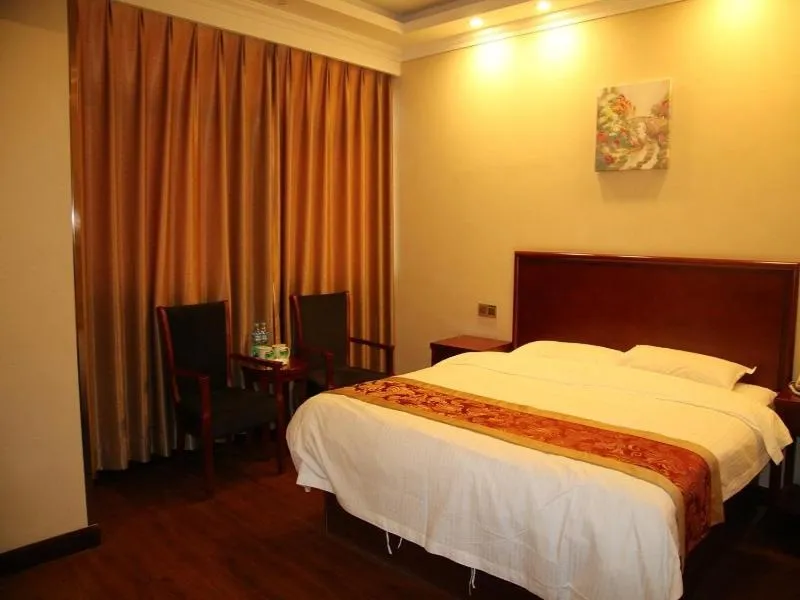 Bed in GreenTree Inn HeNan ZhuMaDian YiCheng Weisi Road Business Road
