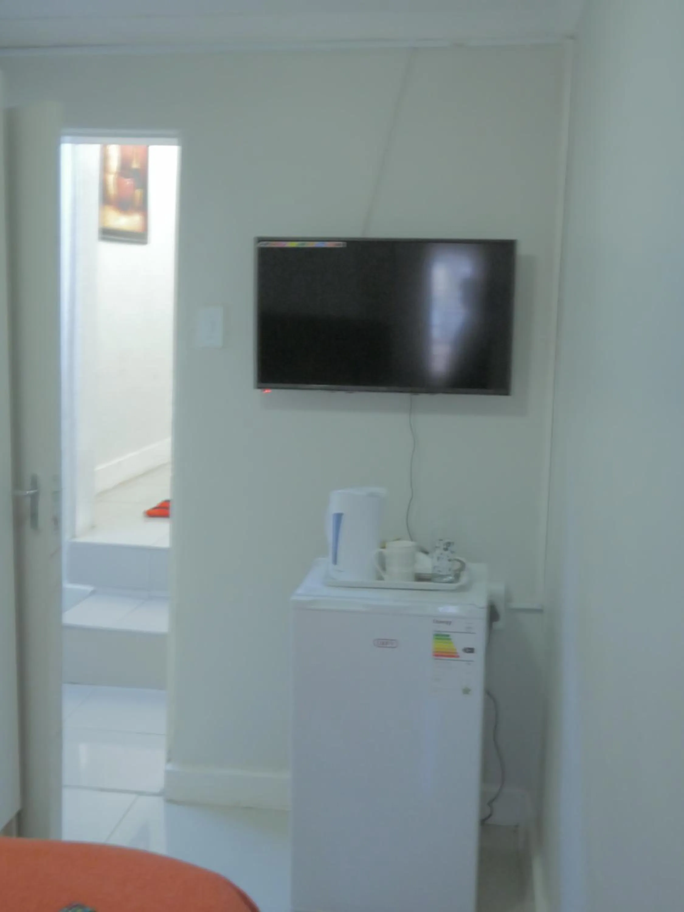 TV and multimedia in Valley Guest House