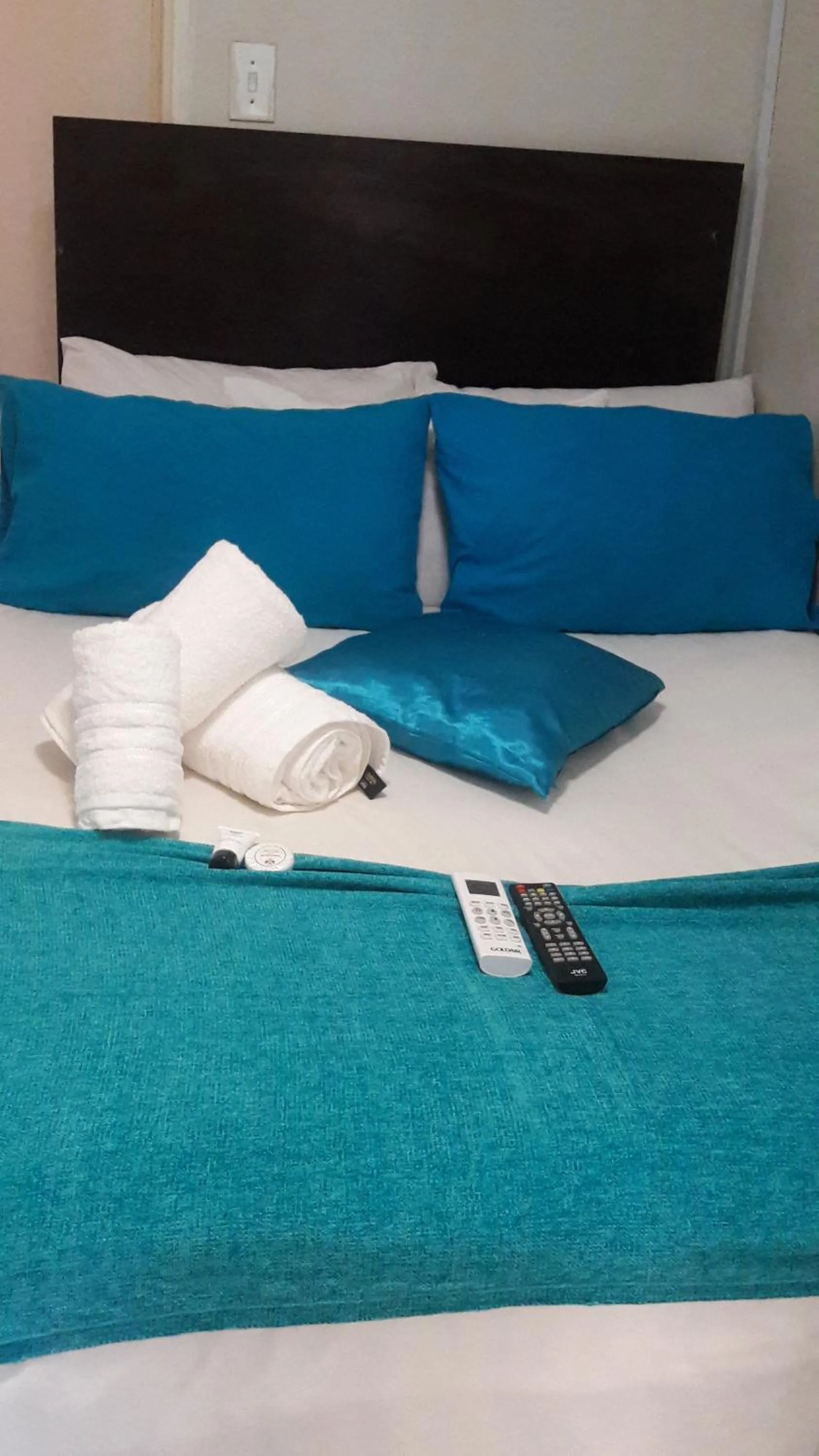 Decorative detail, Bed in Valley Guest House