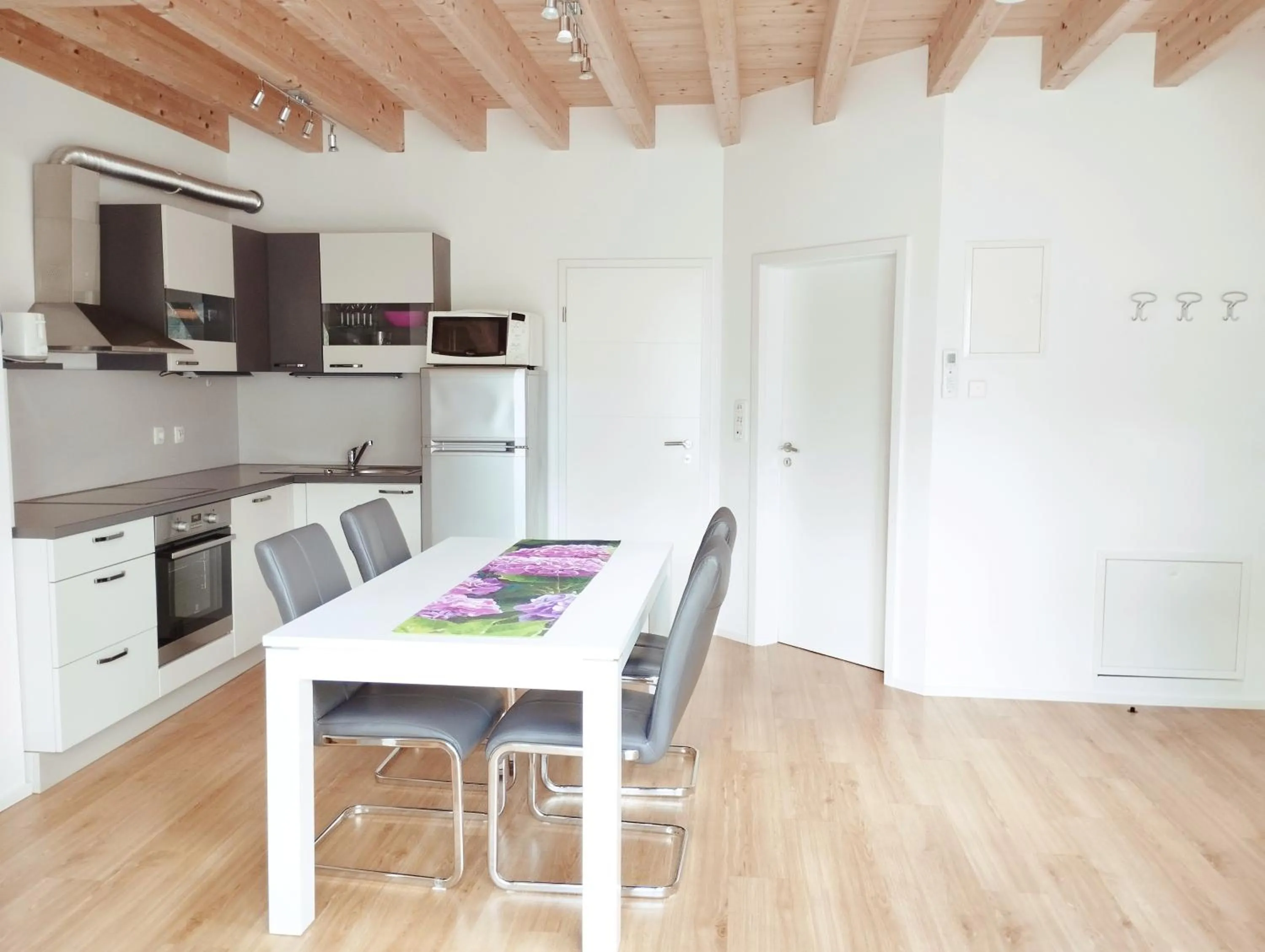 Apartment with Mountain View in Apartments Wallas