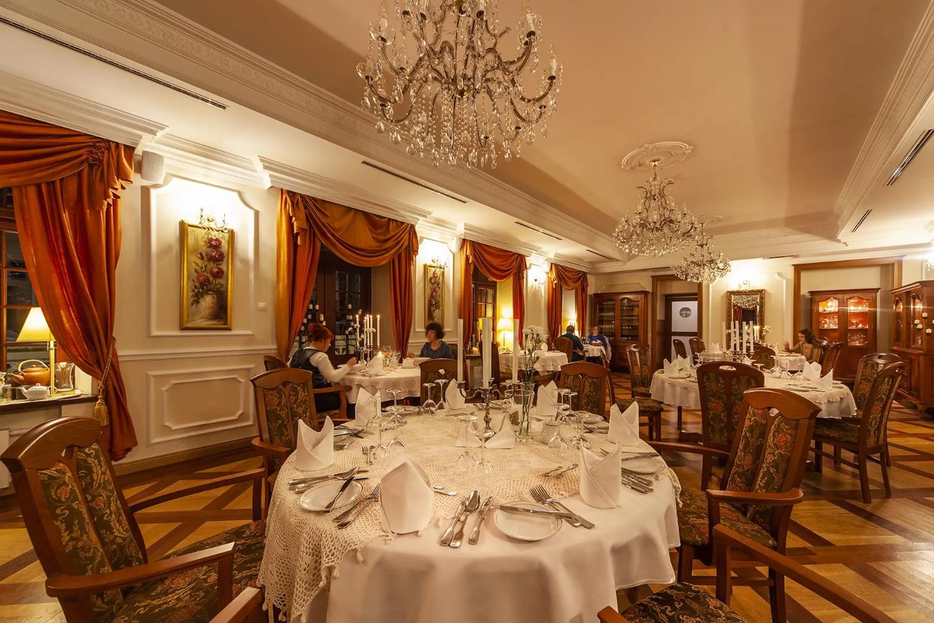 Property building in Rezydencja Dwór Polski