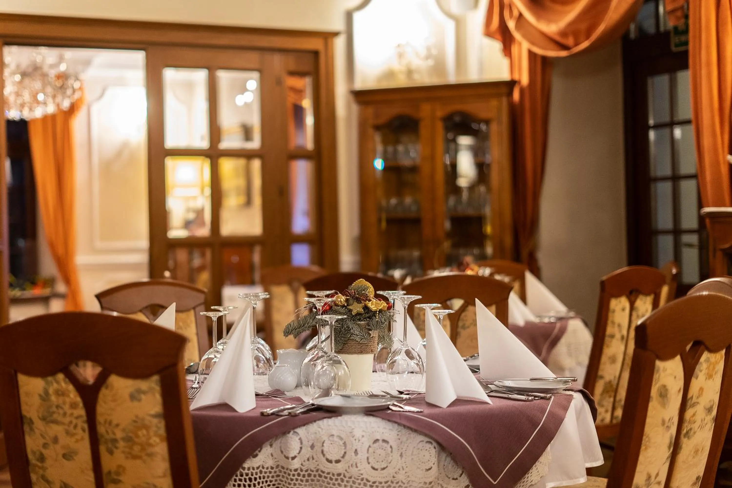 Restaurant/places to eat in Rezydencja Dwór Polski